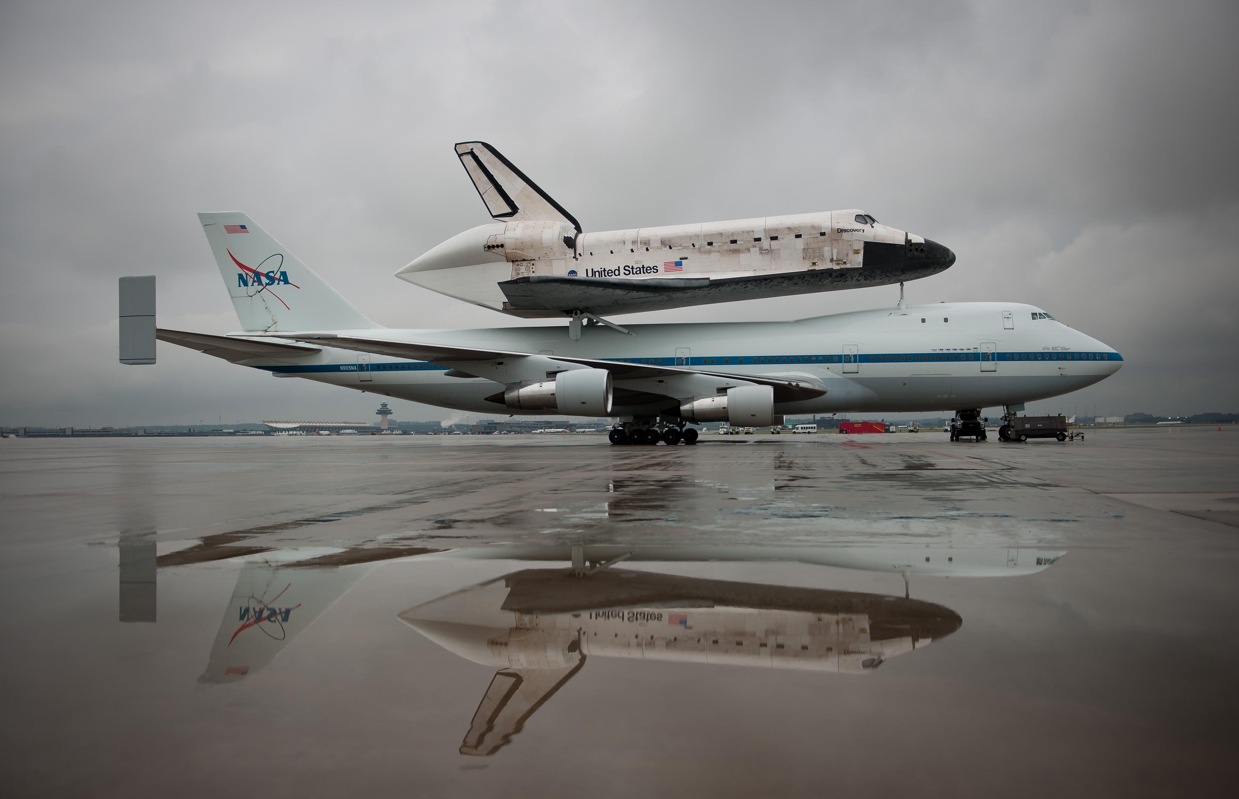 Vehicles Space Shuttle Discovery 3992x2575