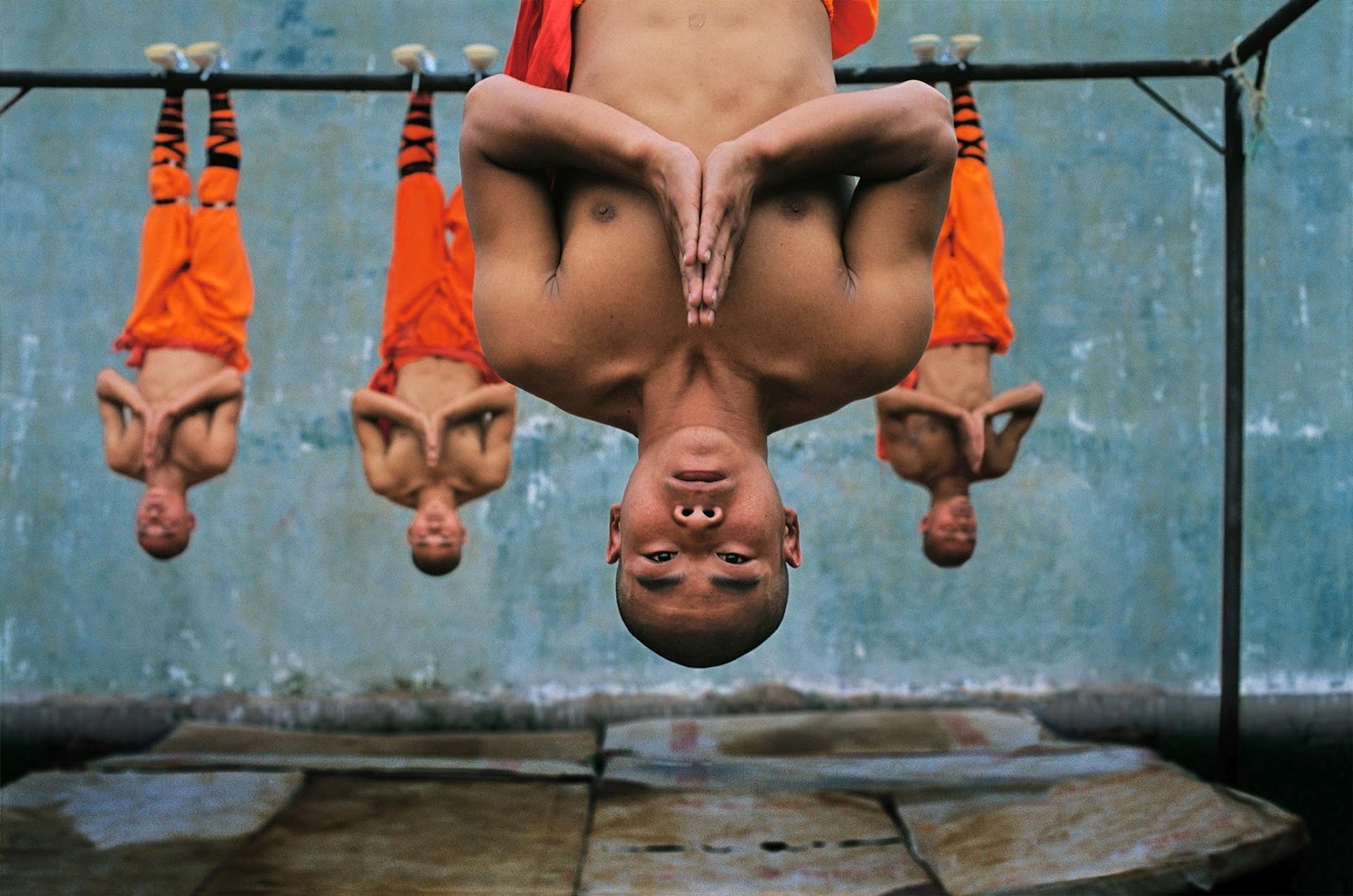 Photography China Monks Meditation Rod Teen Steve McCurry 1600x1060