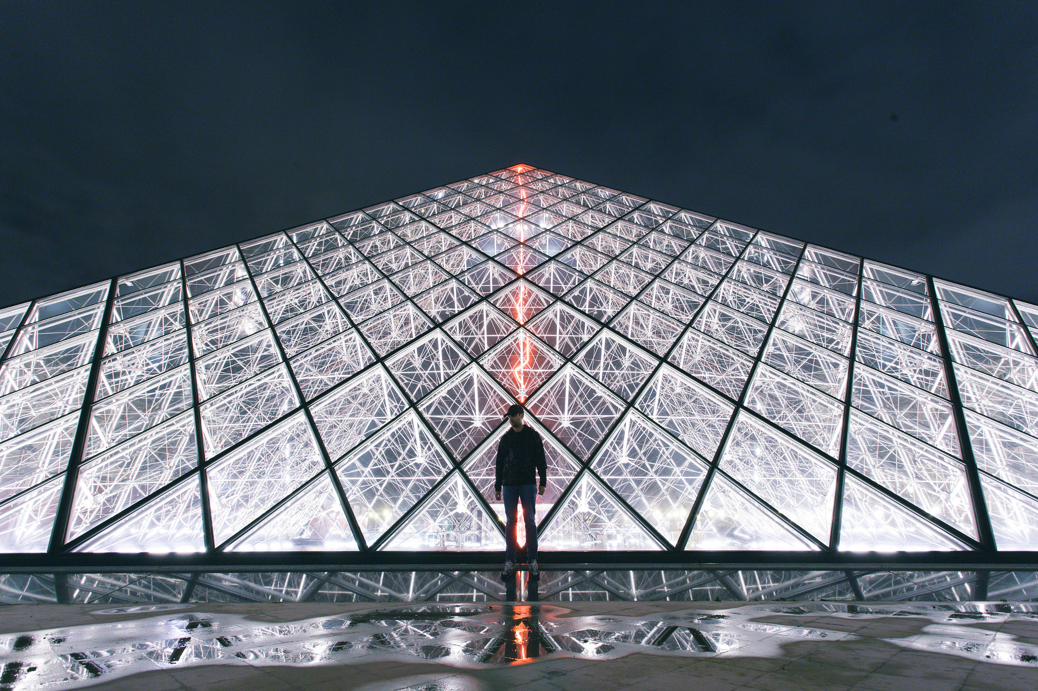 Architecture Modern Pyramid Paris Louvre 2048x1365