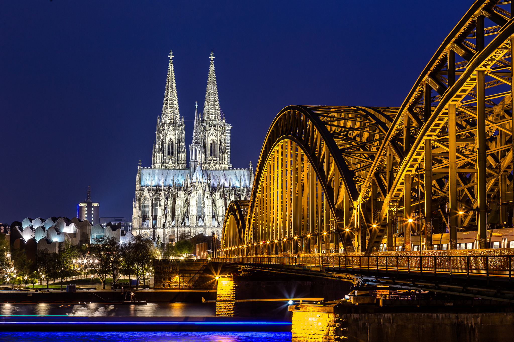Religious Cologne Cathedral 2048x1365