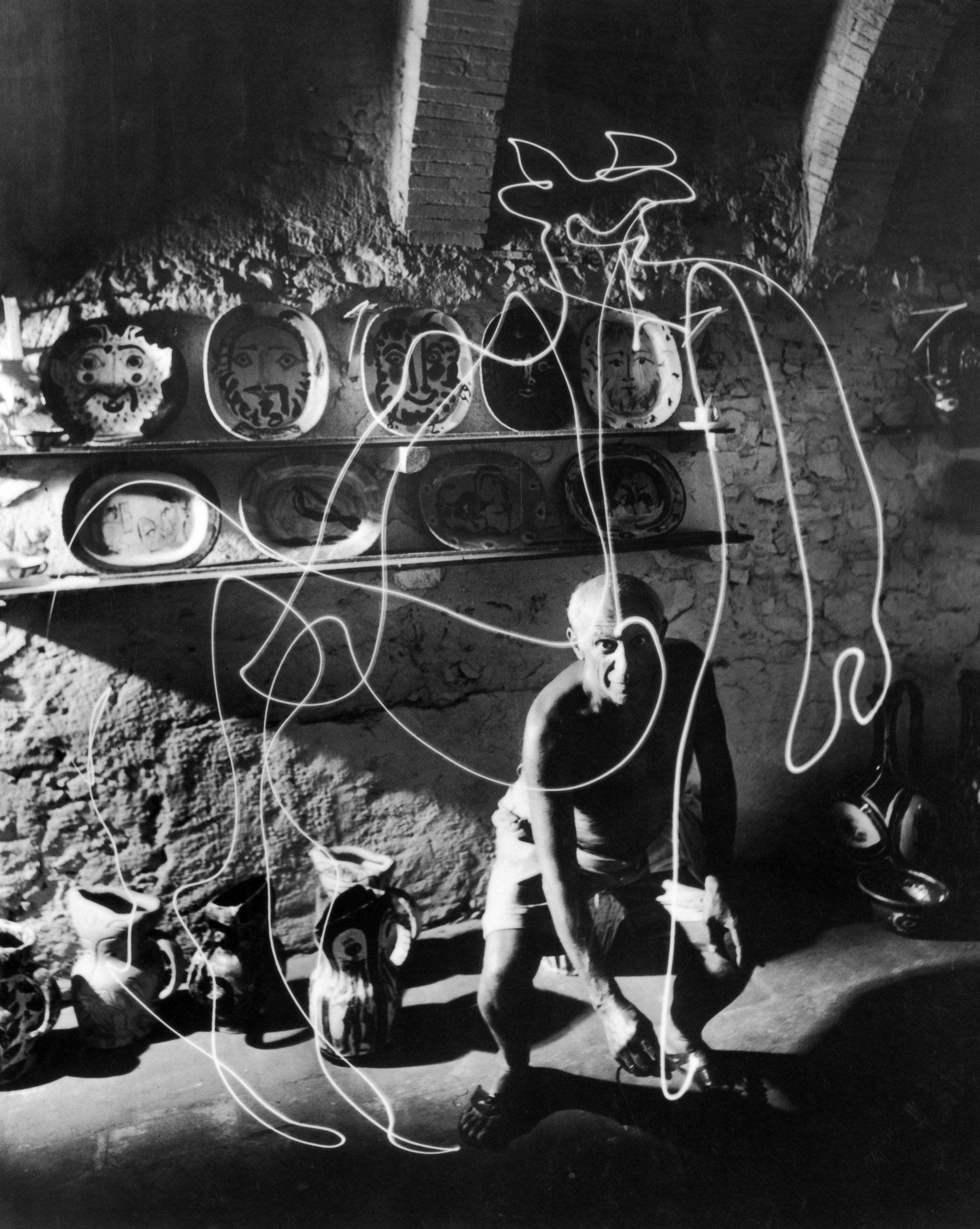 Men Painters Lights Pablo Picasso Indoors Monochrome Artwork Long Exposure Vintage Portrait Display  2000x2507