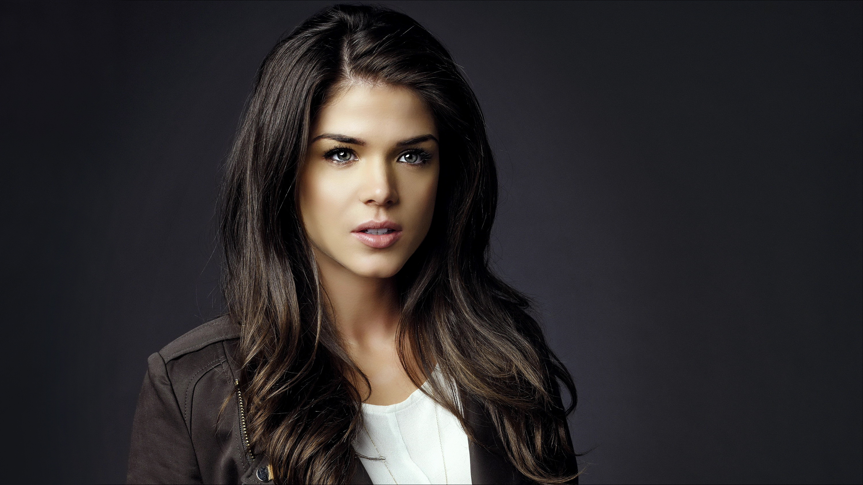 Model Long Hair Simple Background Women Brunette Portrait Marie Avgeropoulos 3000x1687