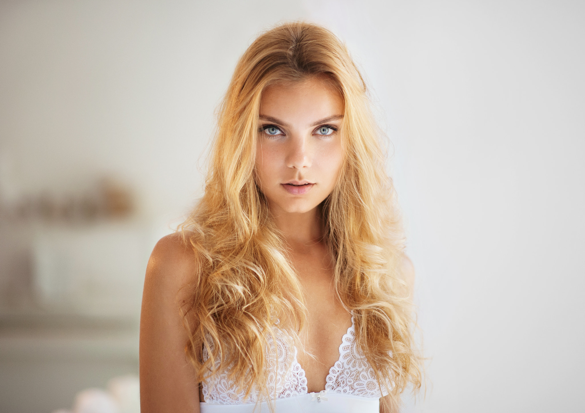 Women Evgenia Evseeva Portrait Maxim Maximov Blonde Long Hair Blue Eyes Looking At Viewer 2048x1446