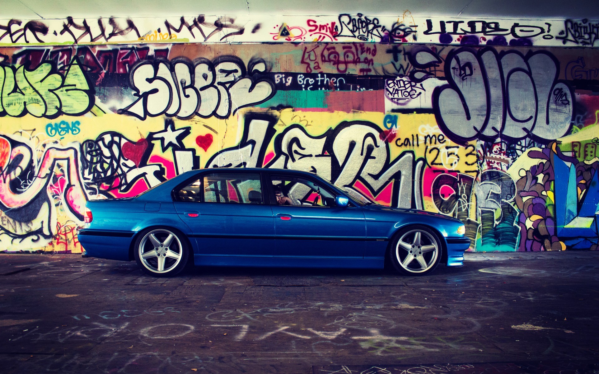 BMW Graffiti Car Bmw E38 BMW 7 Series 1920x1200