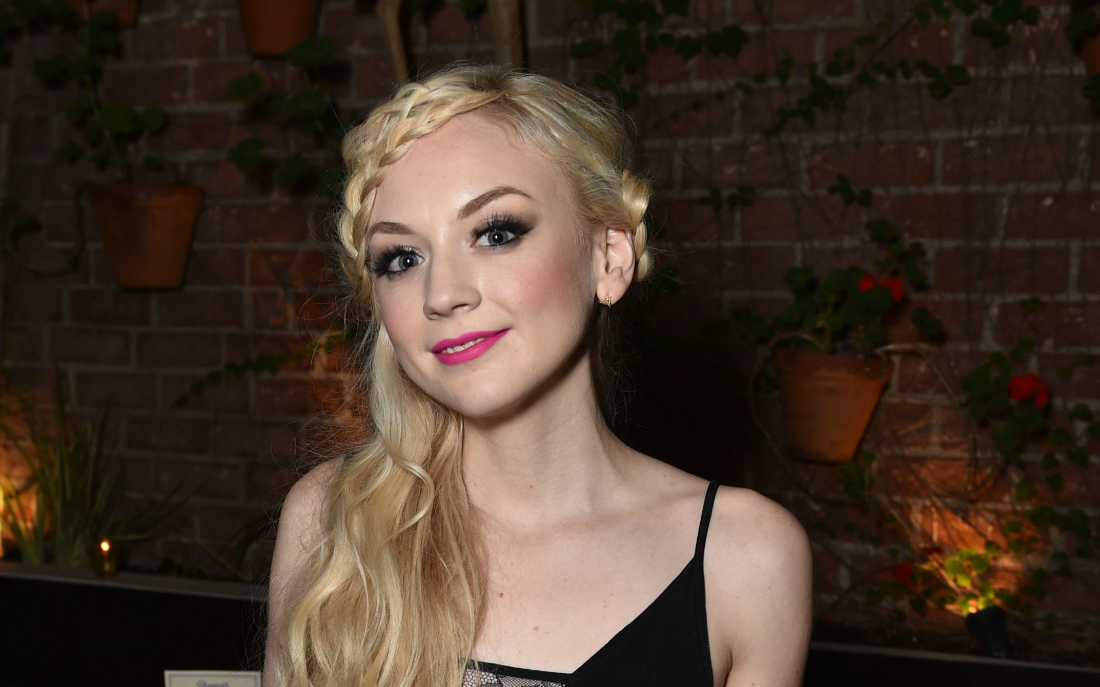 Emily Kinney Actress Singer American 2146x1341