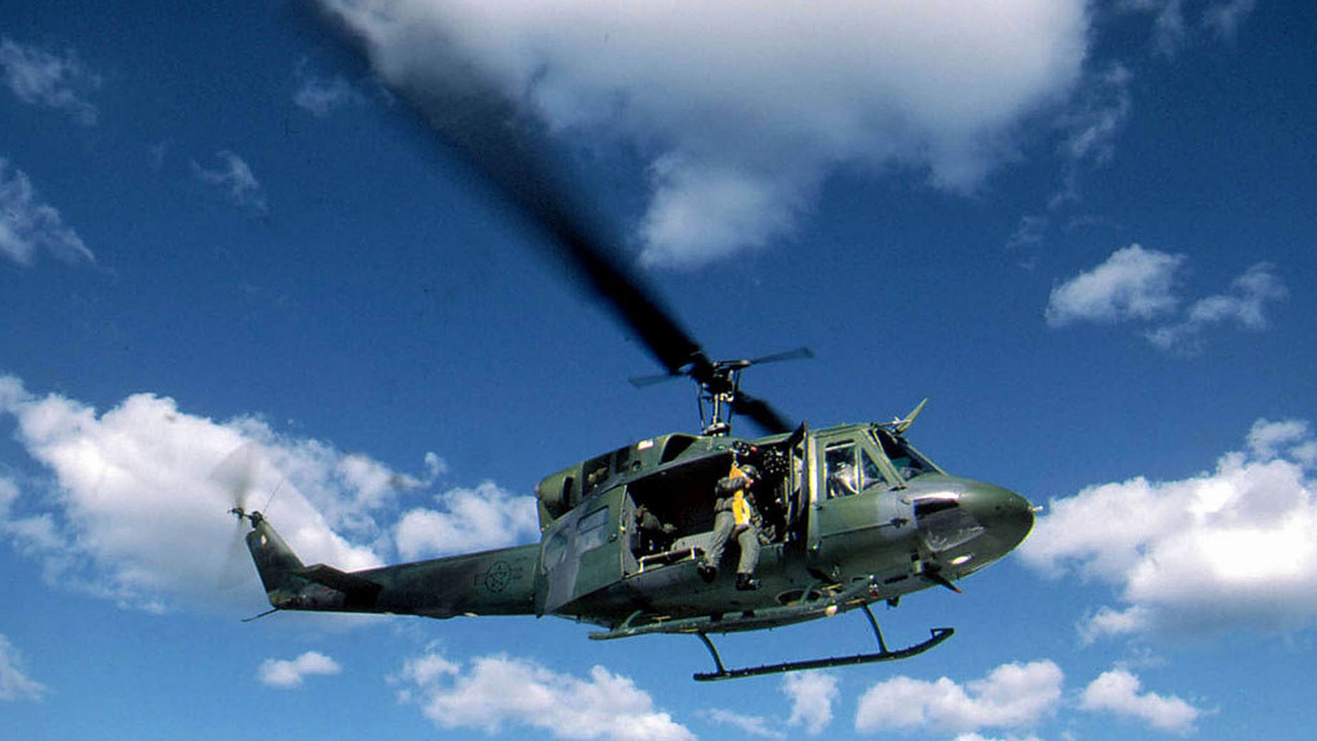 Military Bell UH 1 Iroquois 1920x1080