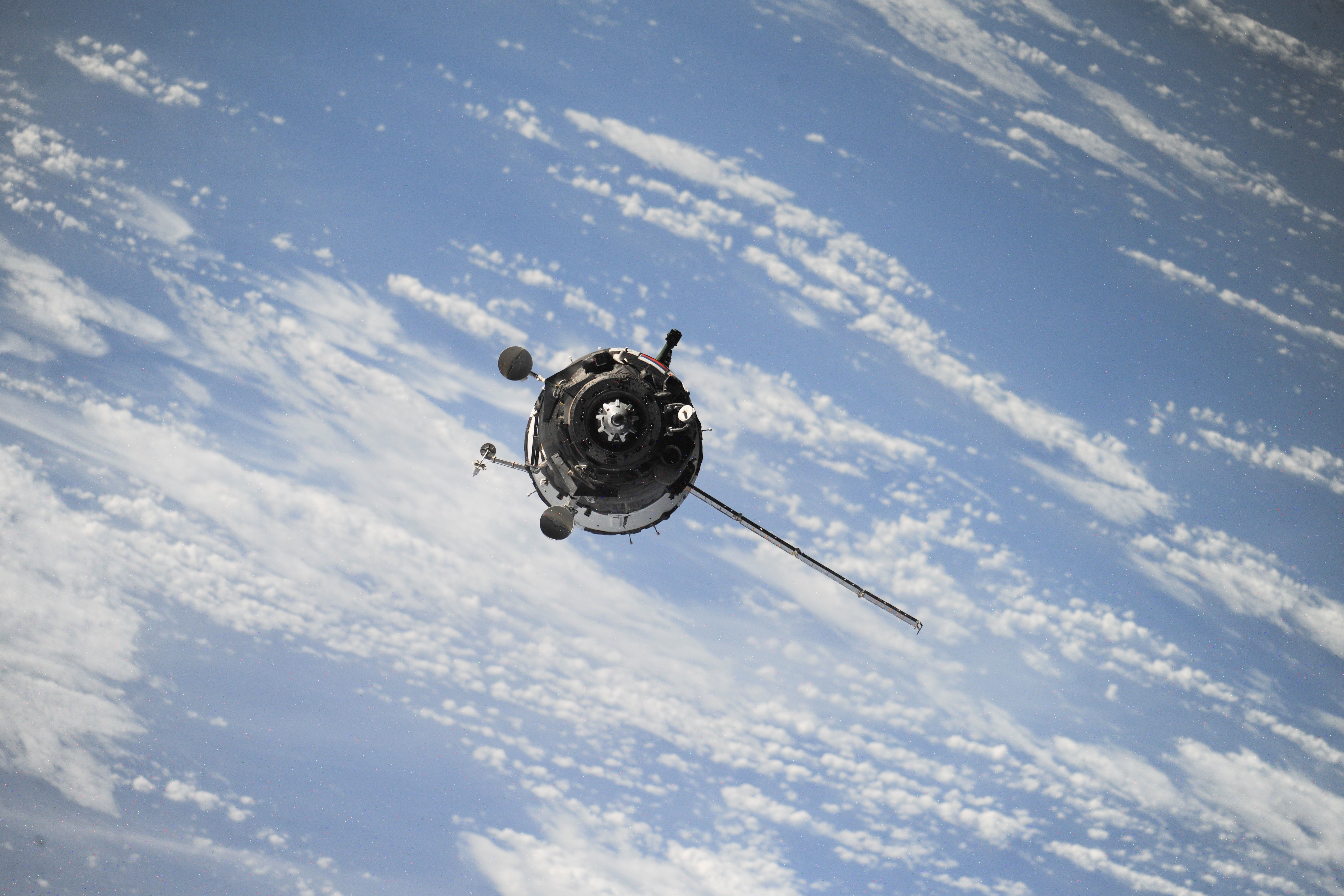 Satellite Clouds Space Soyuz Earth NASA Space Roscosmos State Corporation 6048x4032