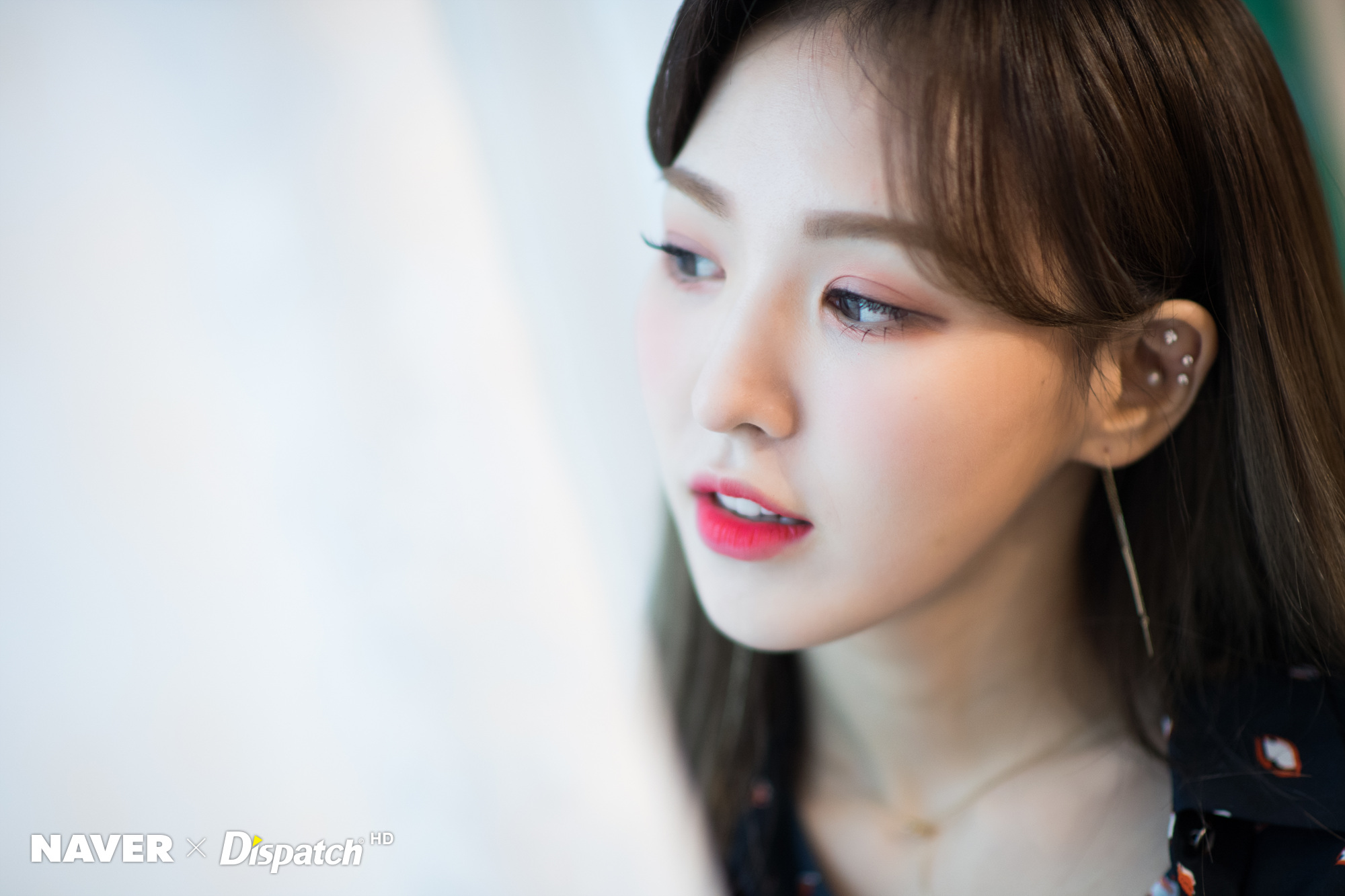 K Pop RedVelvet Women Wendy Red Velvet Asian Profile Closeup Brunette Looking Away 2000x1333