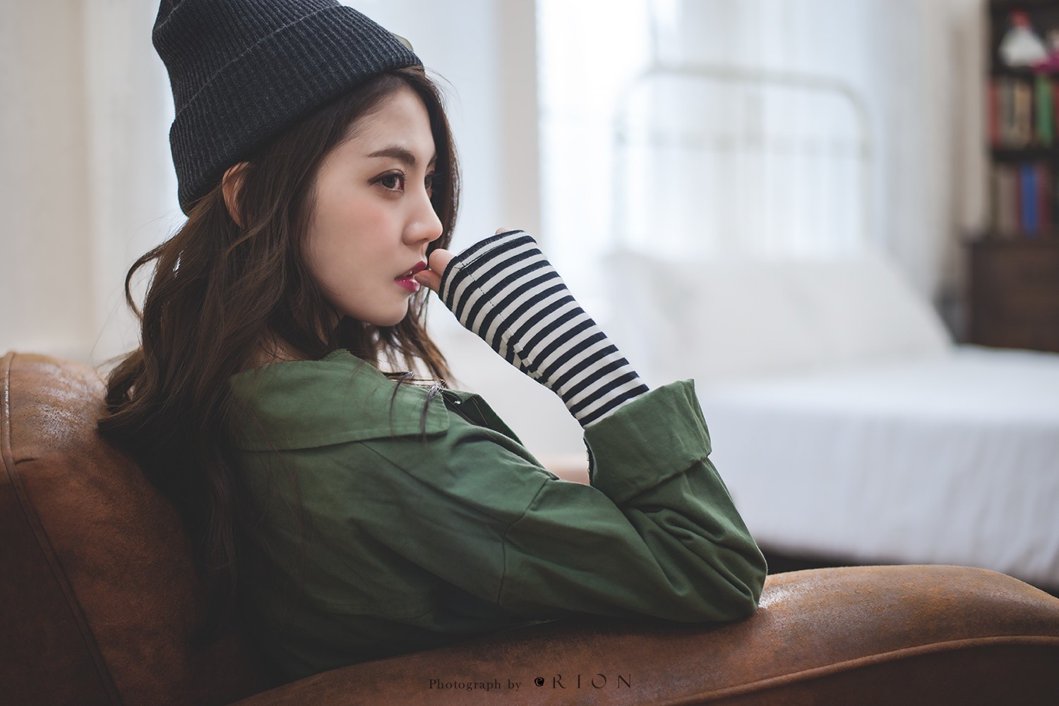 Chae Eun Korean Asian Women Sitting Chair Hat Looking Away Long Hair Brunette Brown Eyes 1500x1001