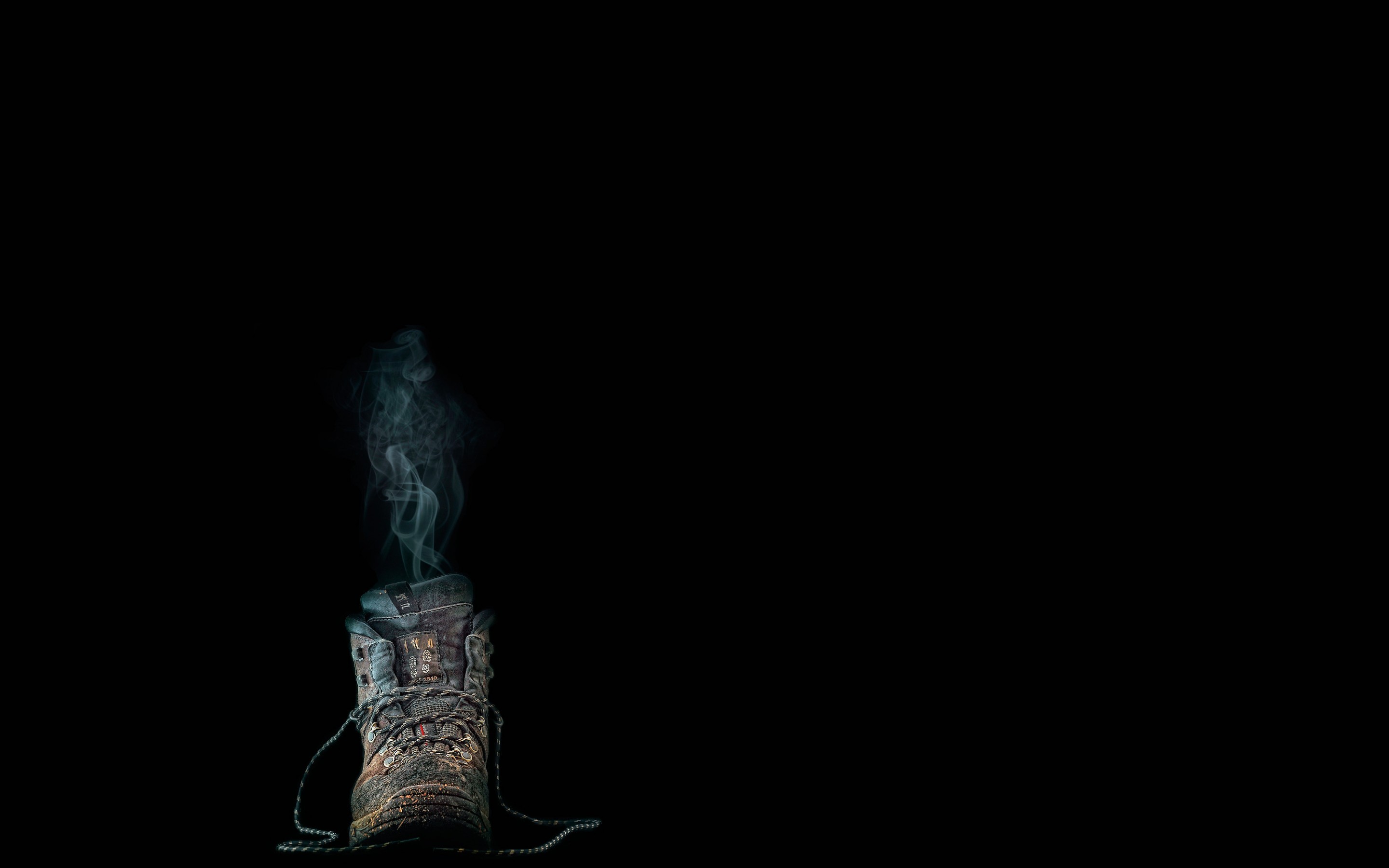 Minimalism Black Background Boots Smoke Dirt Lace Laced Boots 2880x1800