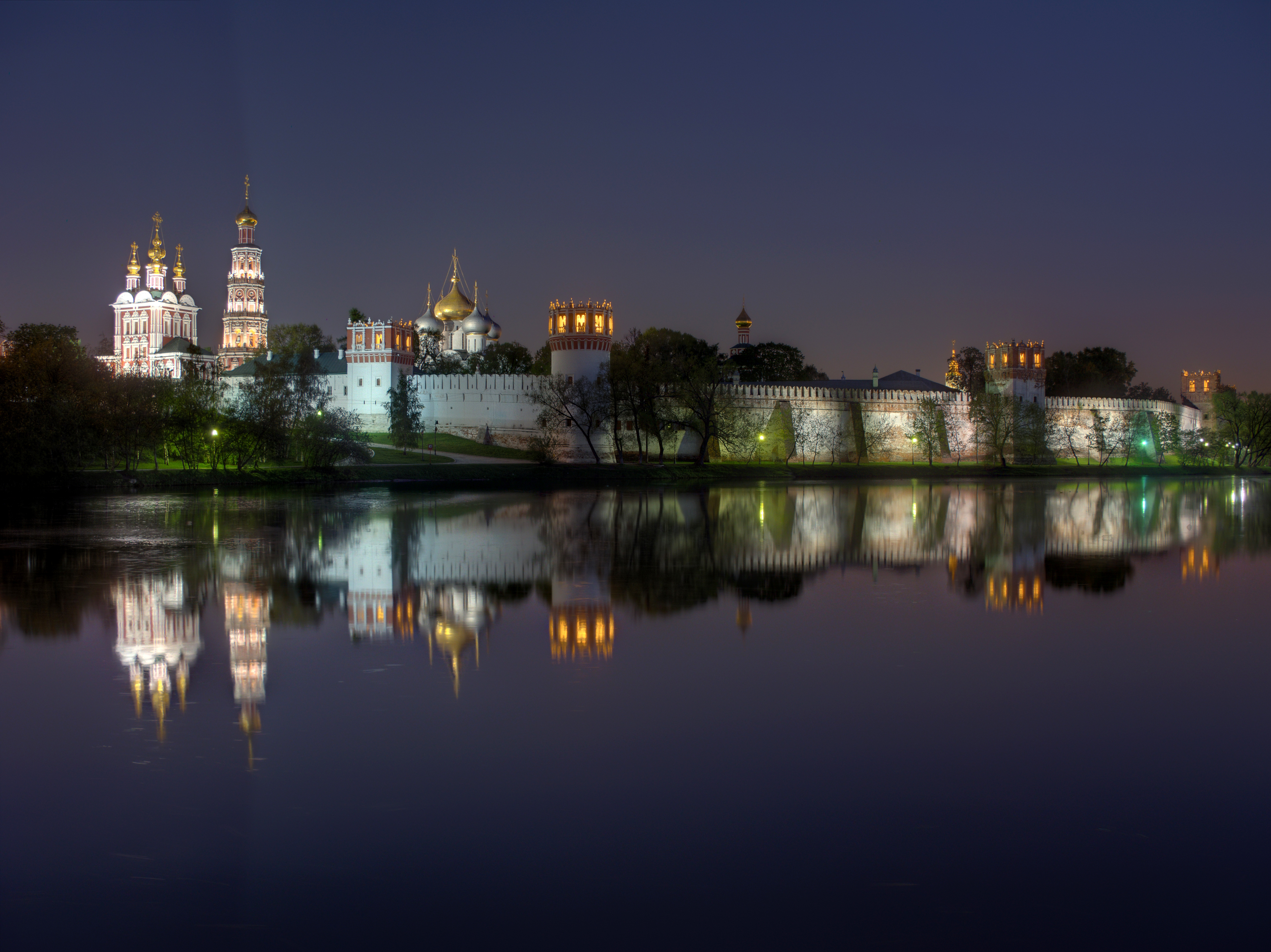 Russia Moscow Novodevichy Convent Monastery Night Reflection River Light 3870x2900