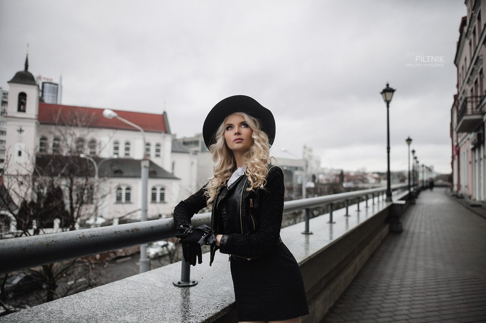 Women Blonde Hat Portrait Black Clothing Women Outdoors Millinery Curly Hair Long Hair Looking Up St 1685x1123