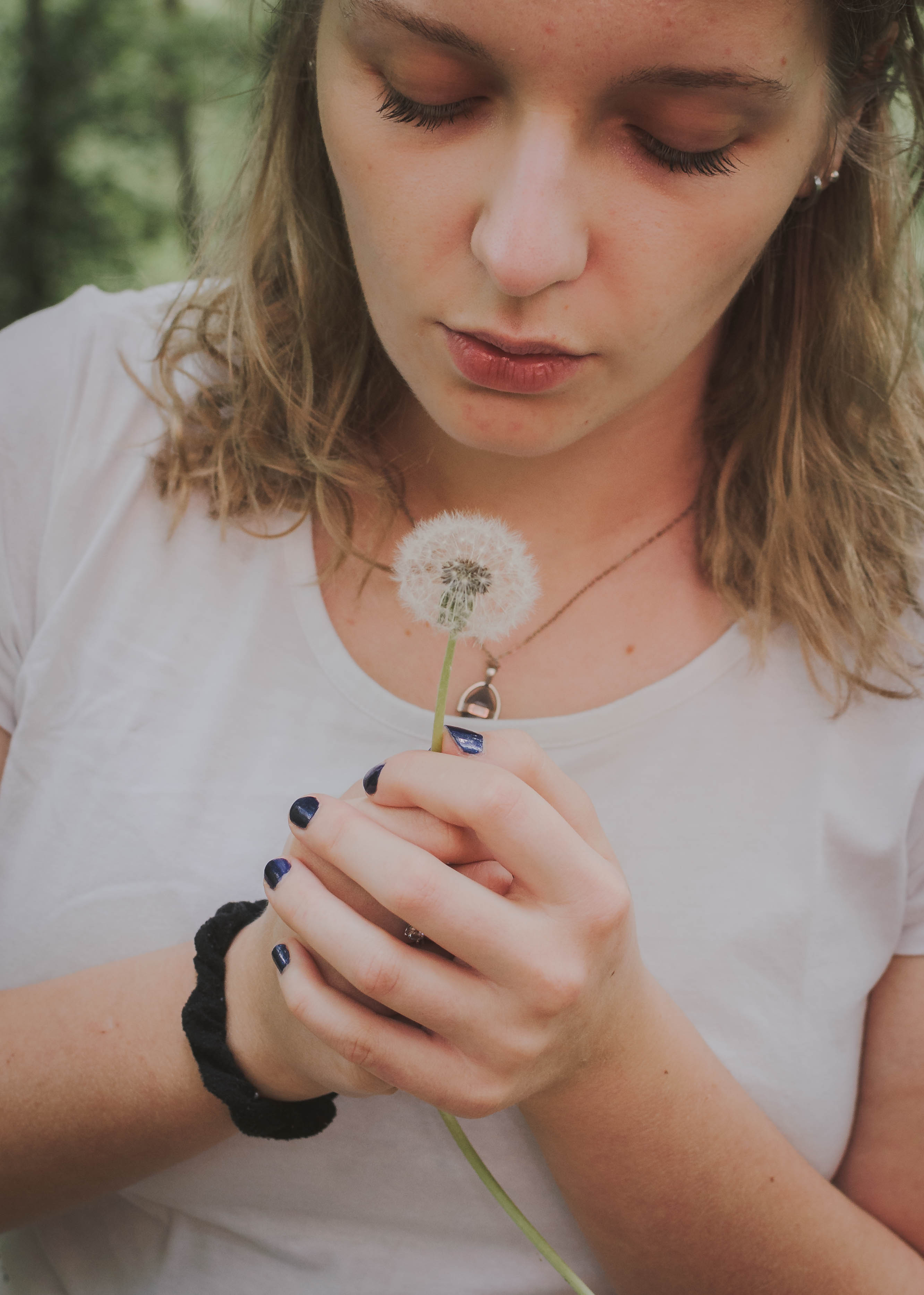 Hippie Dandelion Blonde Women 2664x3732