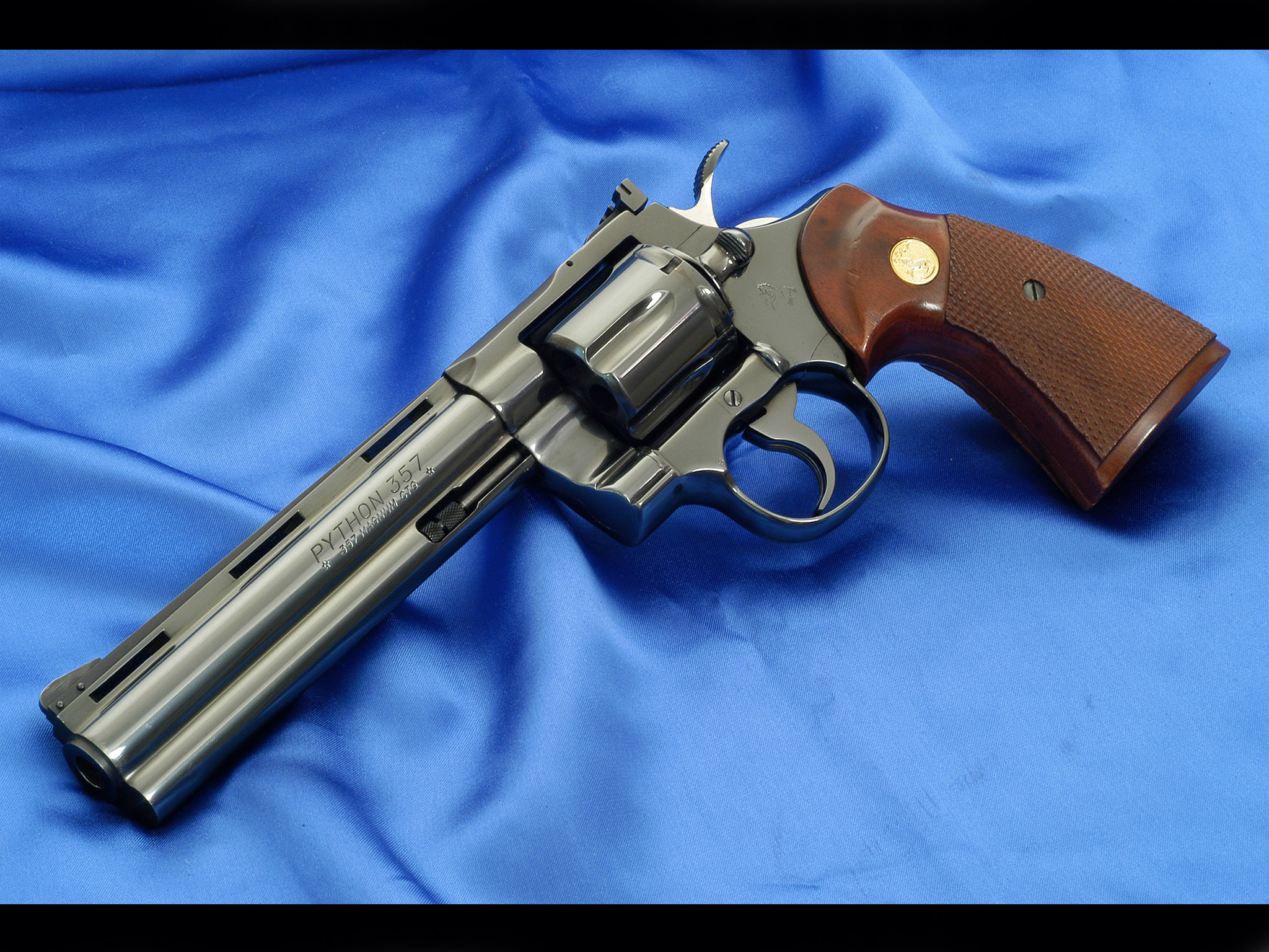 Weapons Colt Python Revolver 2048x1536
