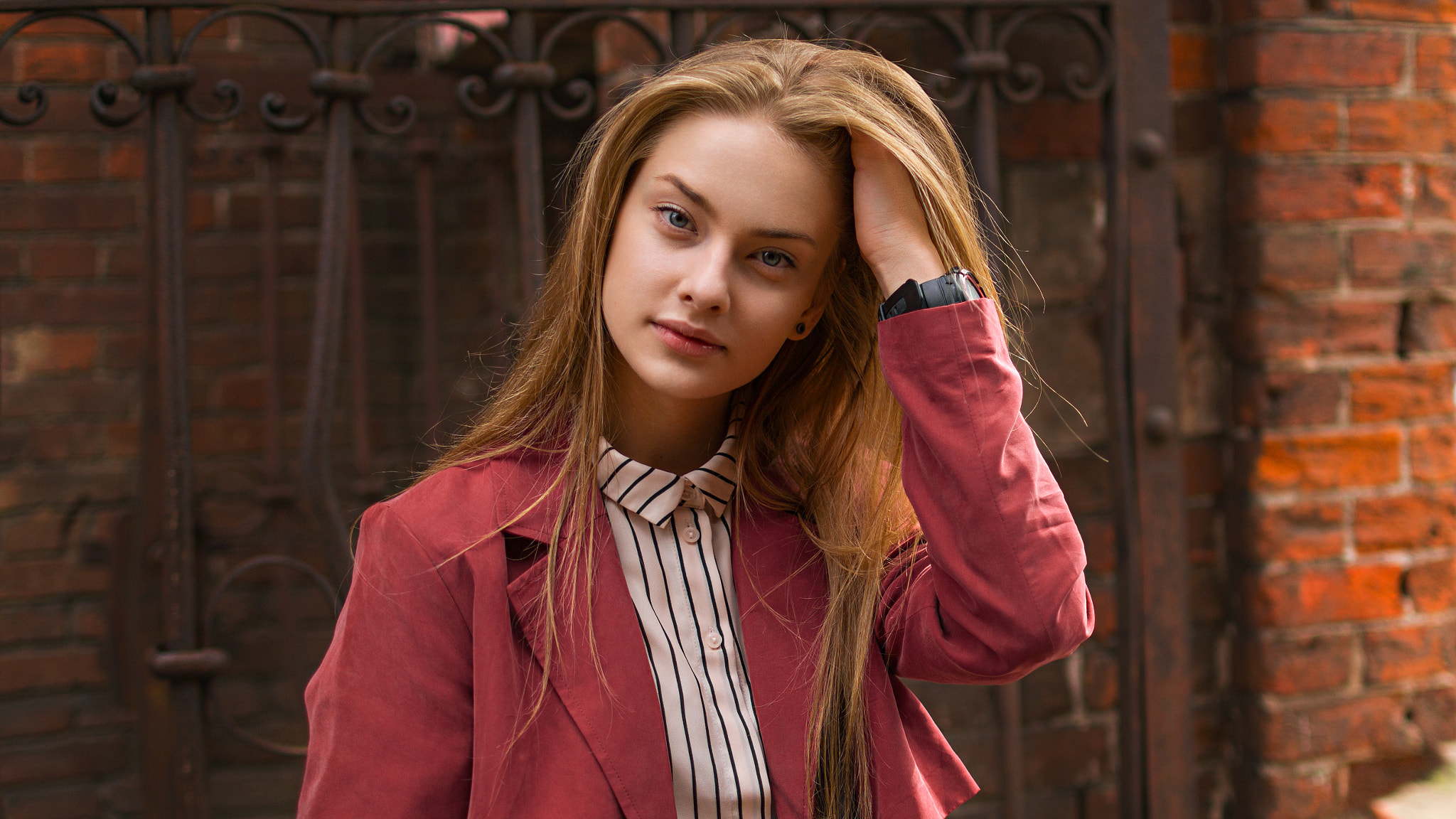 Portrait Women Outdoors Looking At Viewer Women Blonde Hands In Hair Coats Blue Eyes Pink Lipstick M 2048x1152