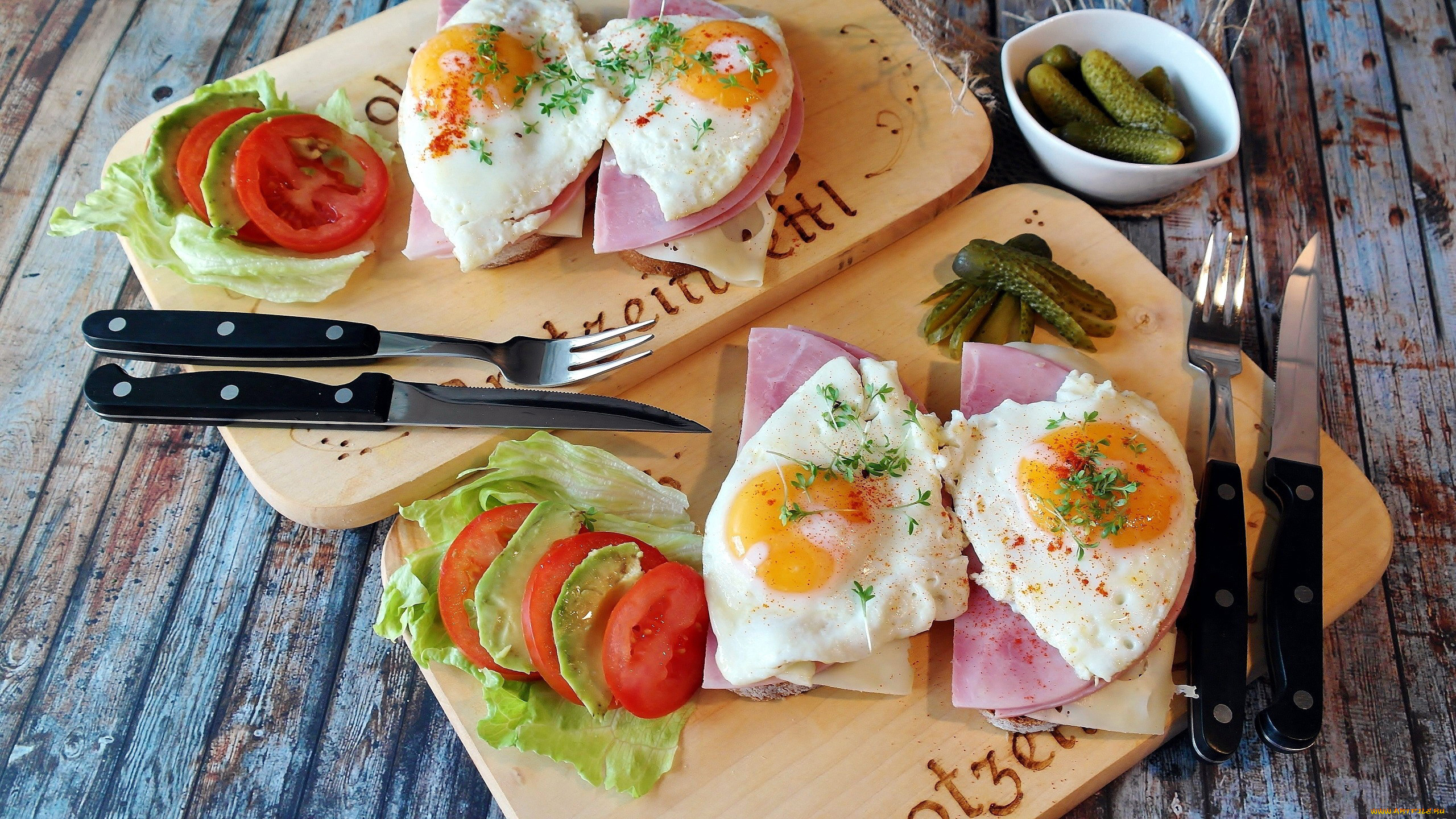 Food Eggs Tomatoes Breakfast Wooden Surface Cutting Board Fork Table Knife Lettuce Cheese Ham Bread  2560x1440