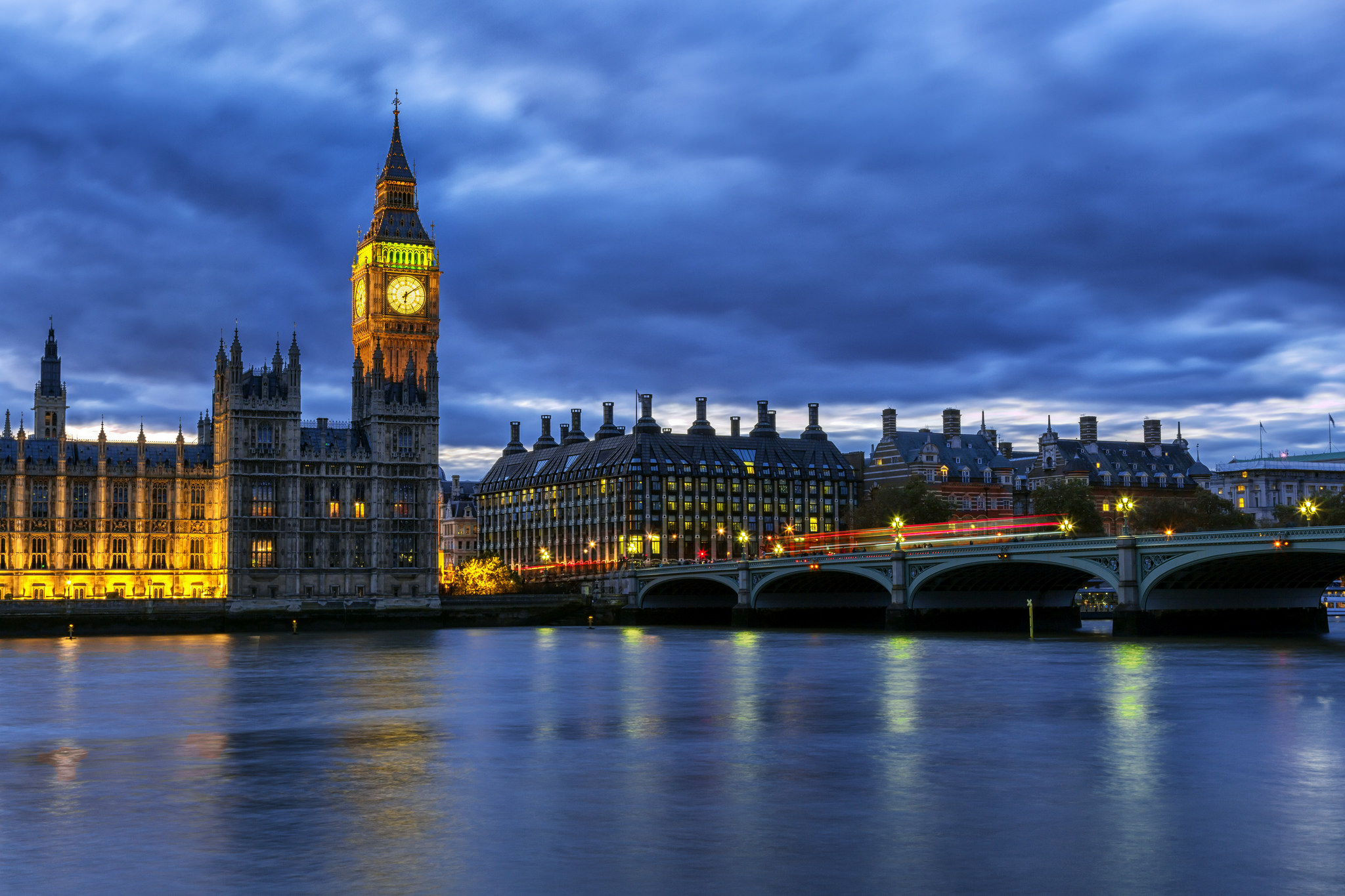 London Night Palace Of Westminster City Thames Light 2048x1365