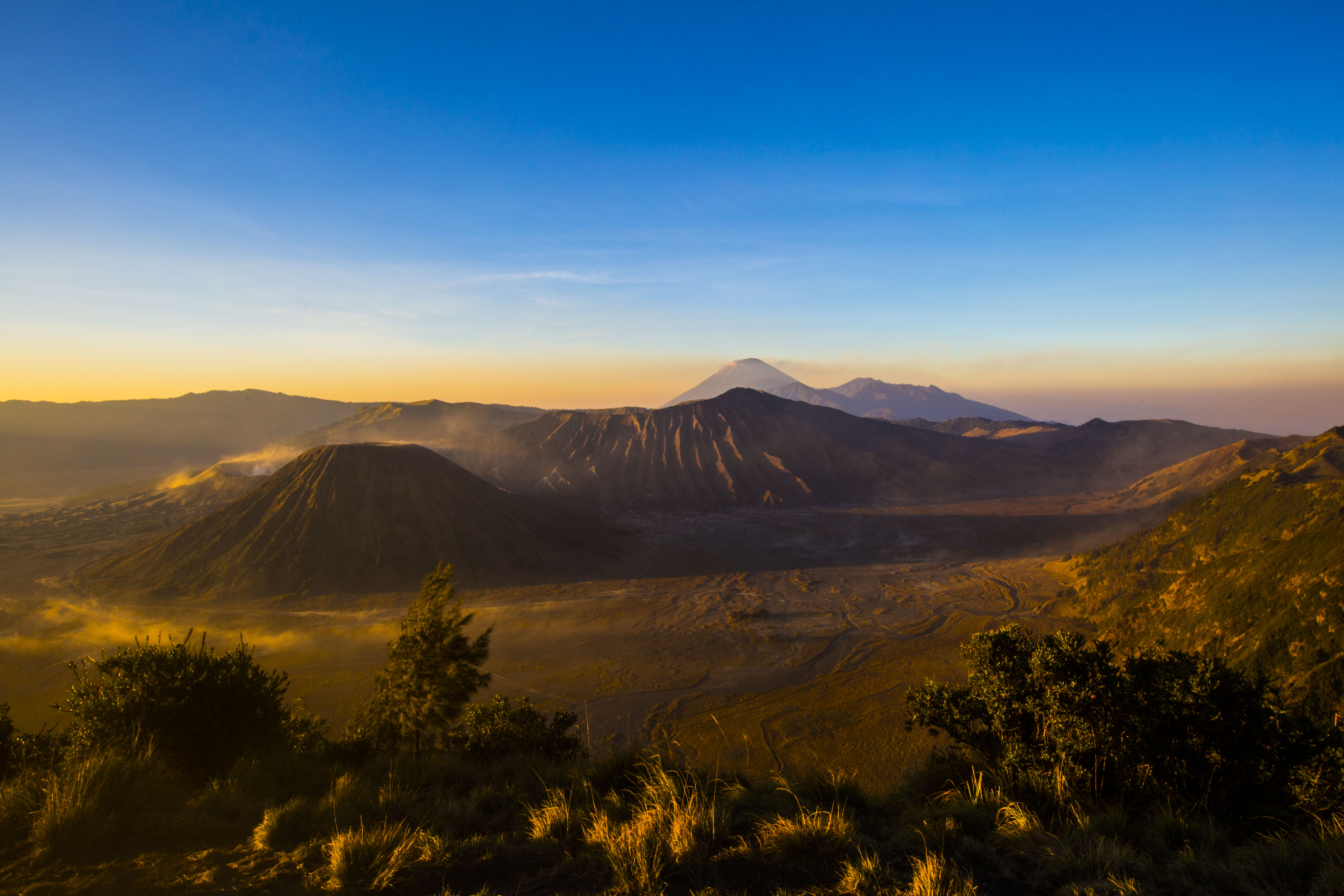 Mount Bromo Sunrise Stratovolcano Java Indonesia Indonesia 5760x3840