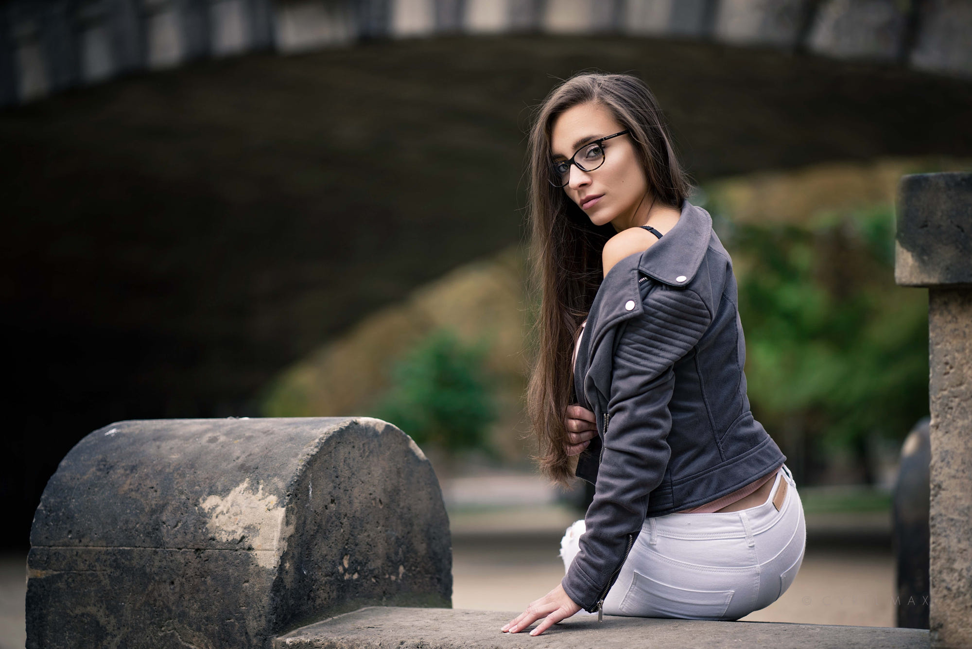 Women Women Outdoors Brunette Long Hair Women With Glasses Glasses Rear View Pavlina Cyril Max 3149