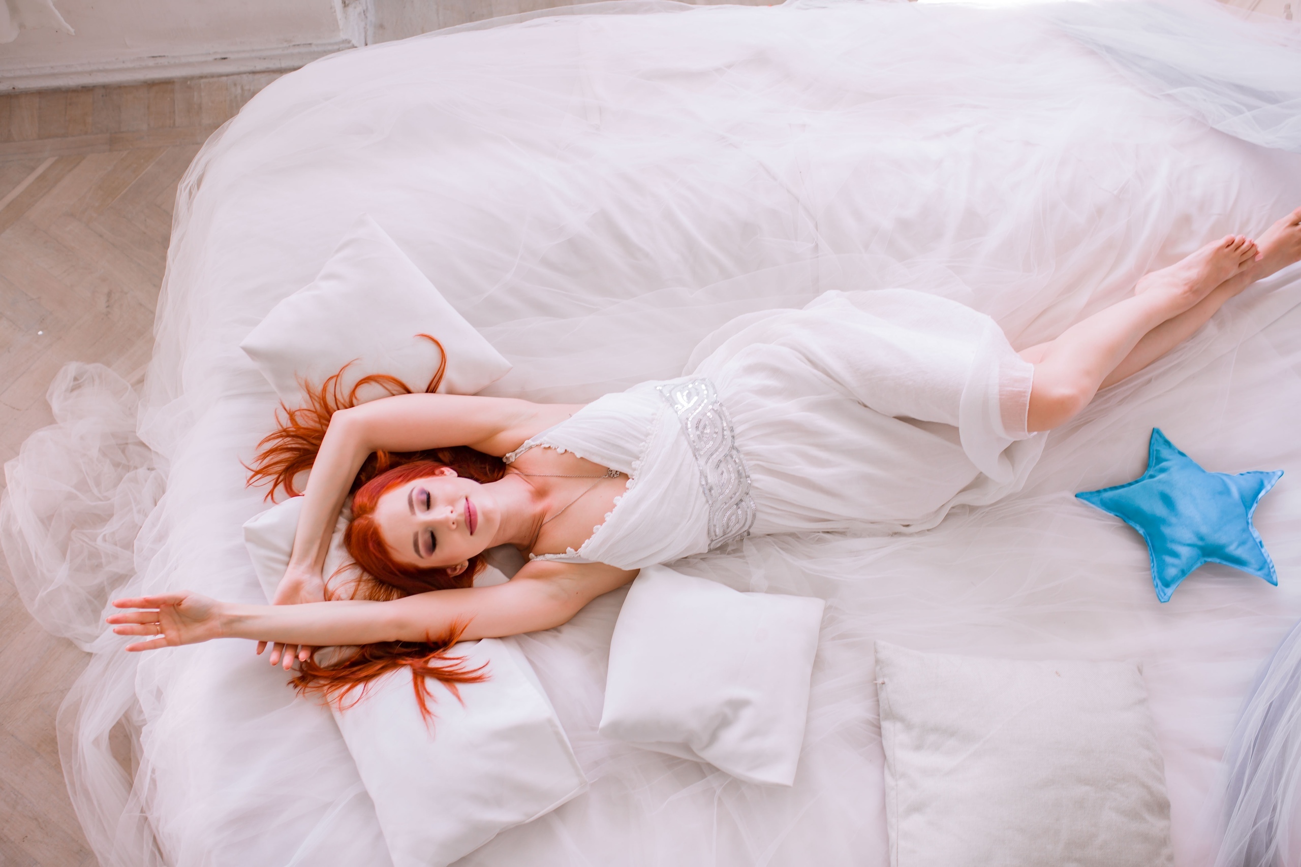 Women Model Redhead Indoors Closed Eyes Smiling Necklace Dress White Dress Pillow In Bed Top View Be 2560x1707