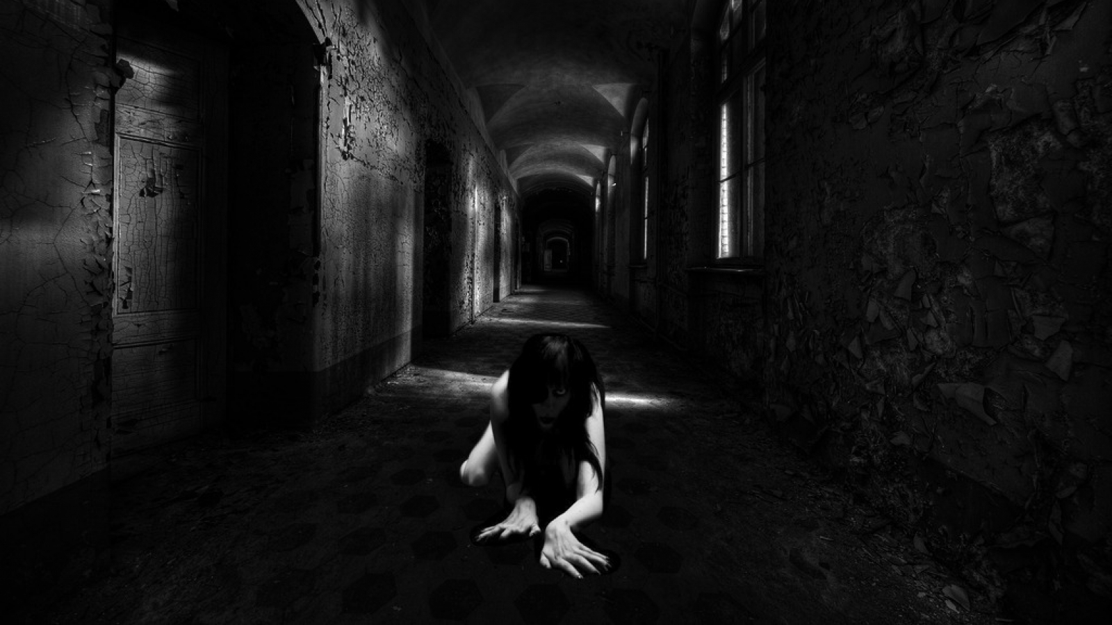 Dark Corridor 1600x900