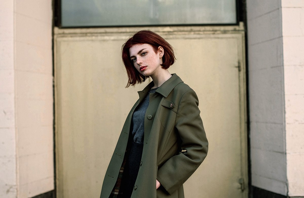 Women Mayya Giter Redhead Red Lipstick Freckles Coats Hands In Pockets Looking At Viewer 1200x782