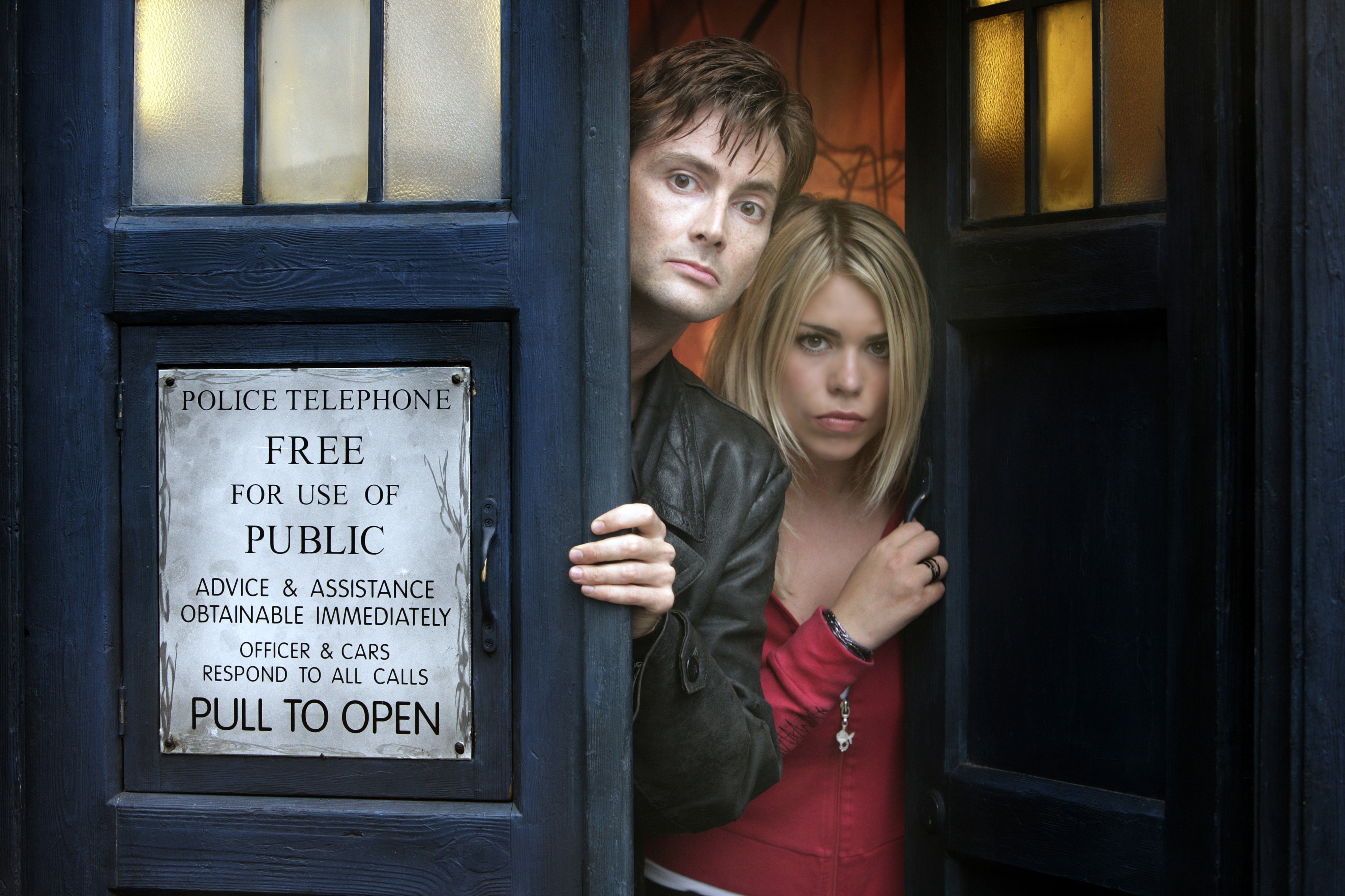 David Tennant Billie Piper Doctor Who Tenth Doctor TARDiS Rose Tyler 3990x2660
