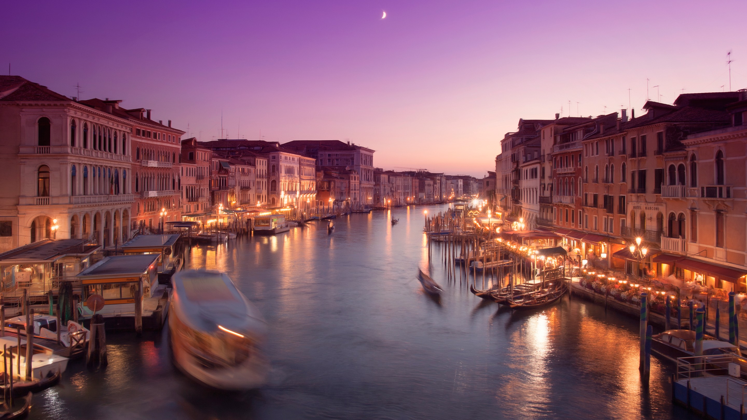 River Venice Night City Lights Gondolas 2880x1620