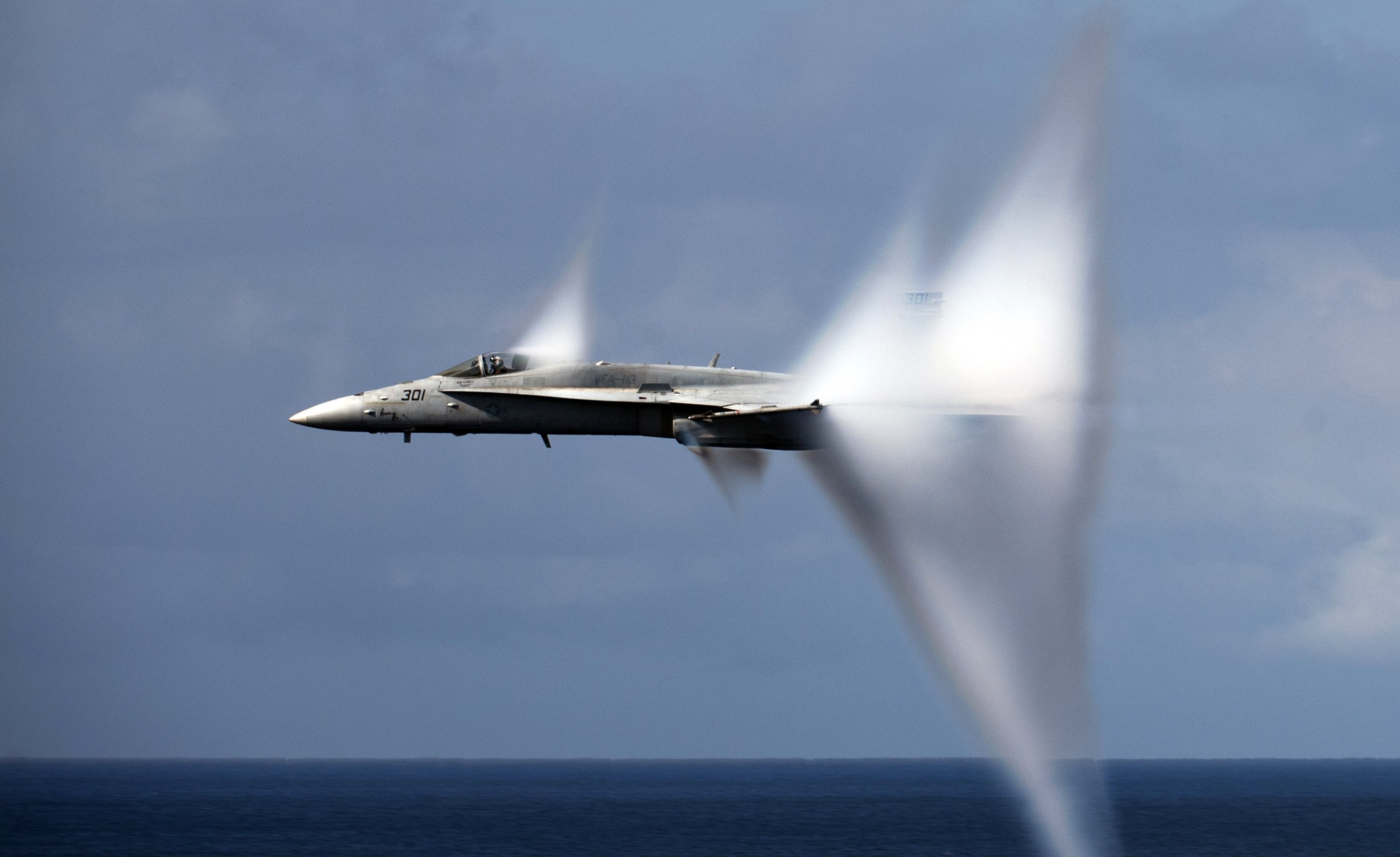 Aircraft Military Sonic Booms FA 18 Hornet 2700x1652