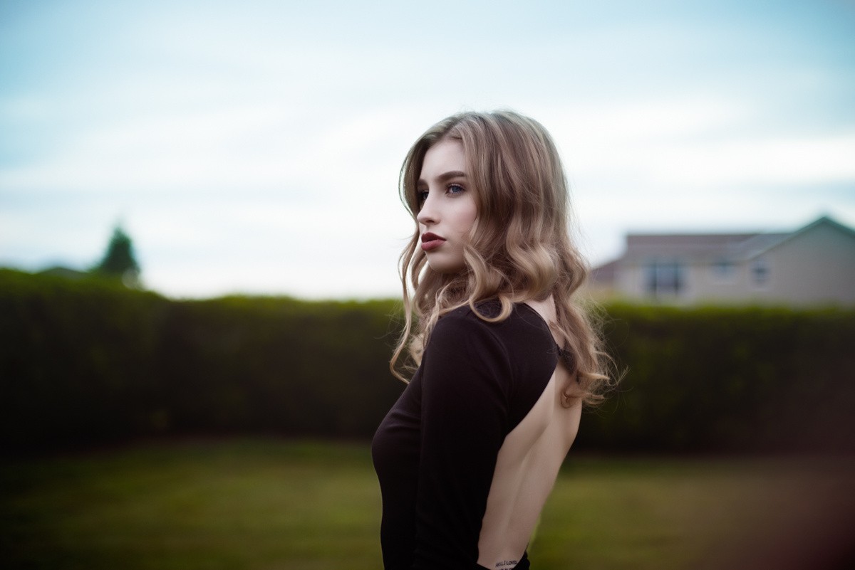 Blonde Model Women Looking Away Photography Red Lipstick Black Dress Grass House Backless Backless C 1200x801