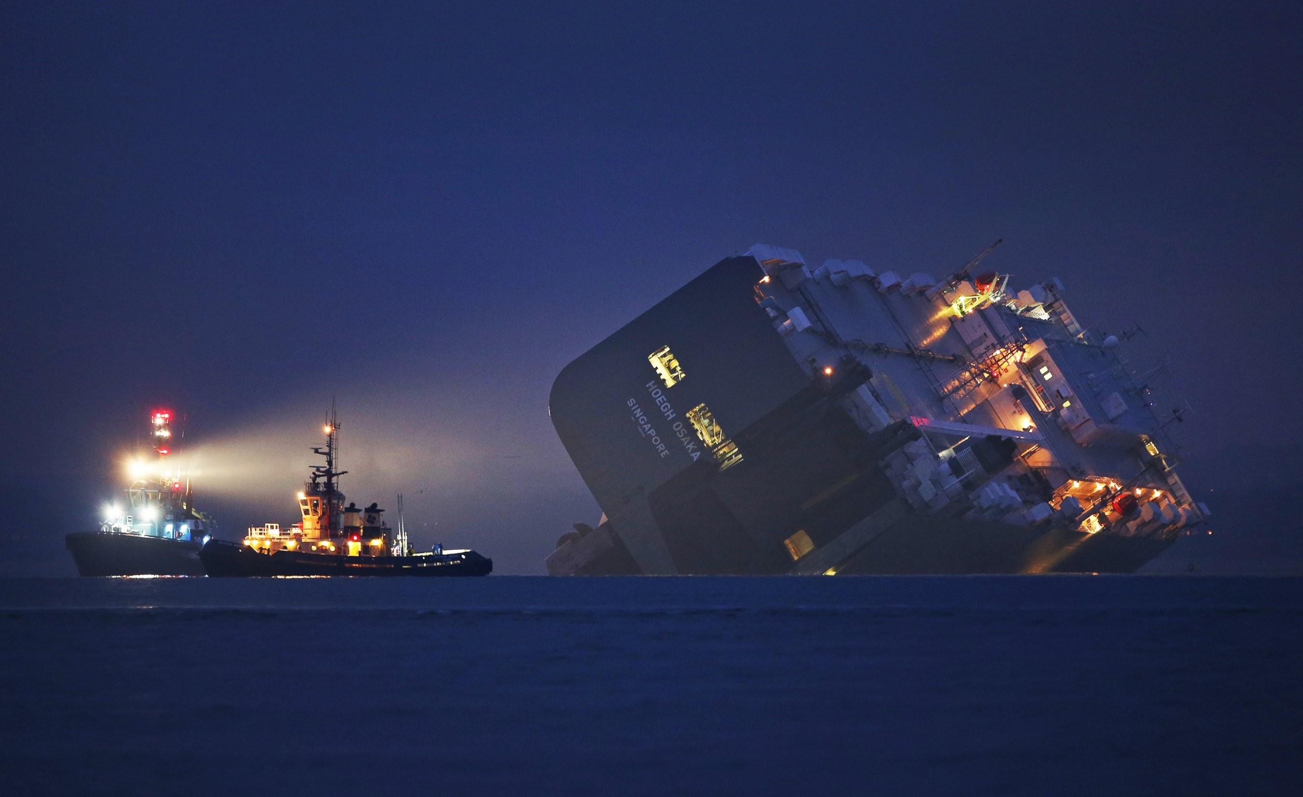 Sea Sea Ship Shipwreck Cargo Night Lights 2592x1585