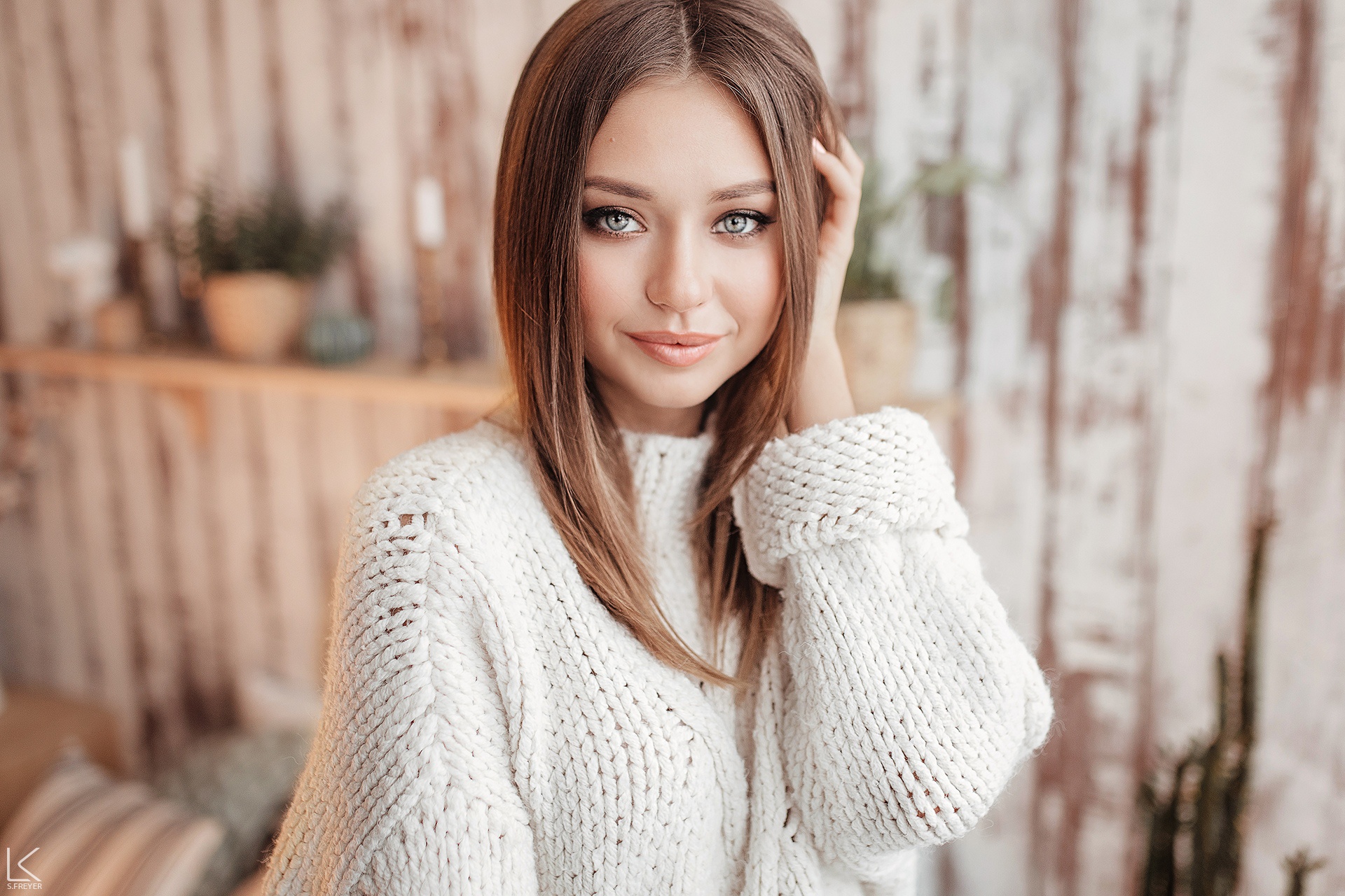 Women Model Portrait Sweater Polina Kostyuk White Sweater Touching Hair Looking At Viewer Straight H 1920x1280