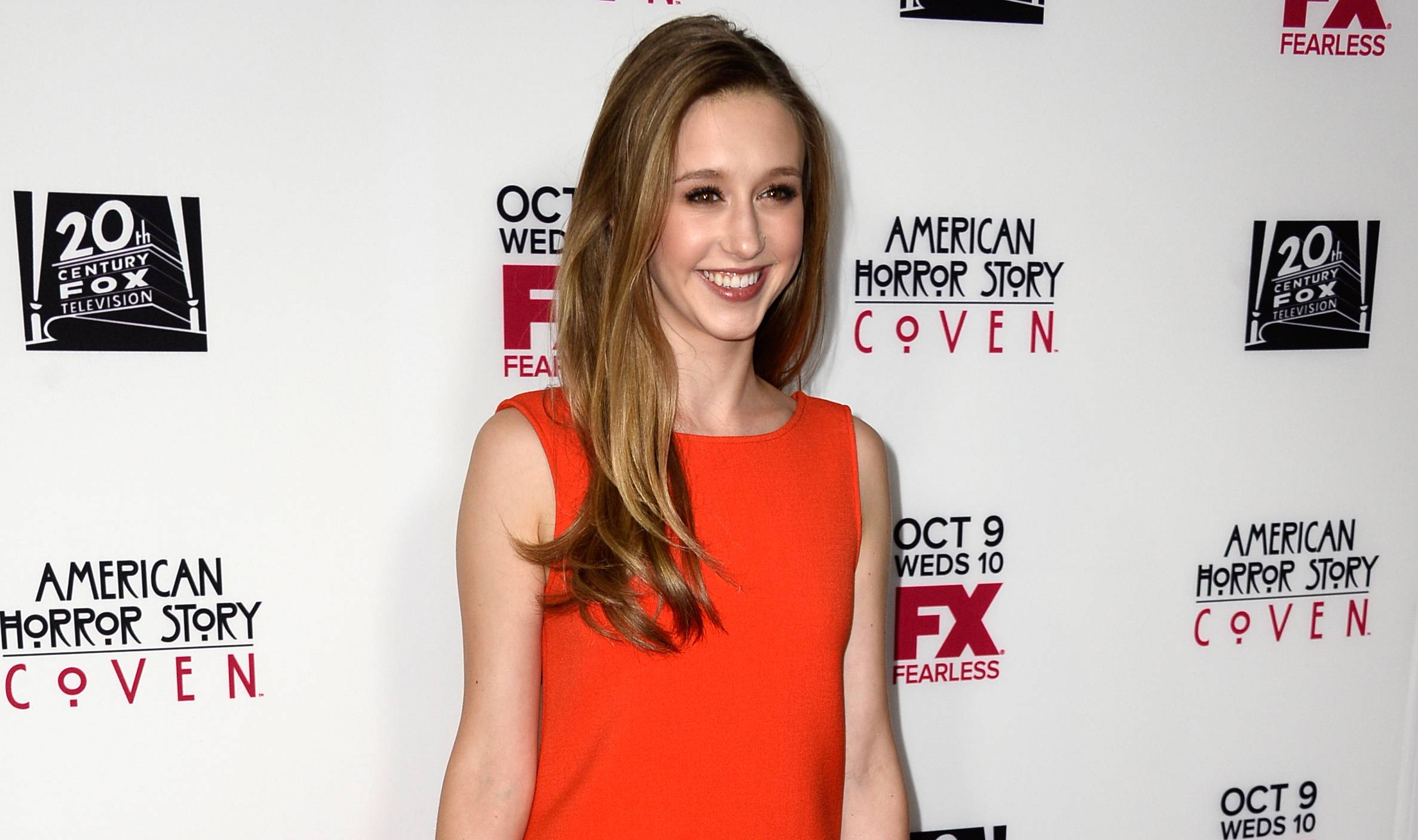 Taissa Farmiga 2373x1406