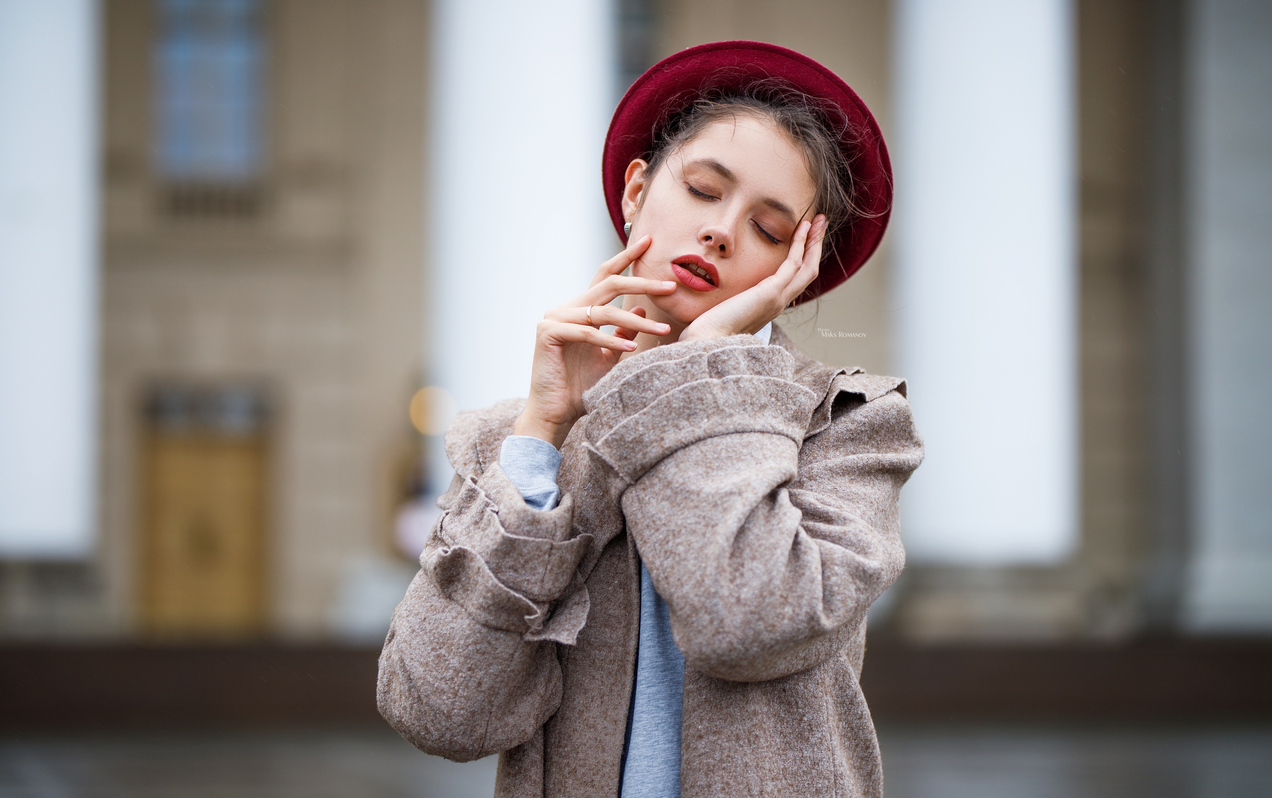 Women Maksim Romanov Closed Eyes Hat Coats Women With Hats Red Hat 2560x1606