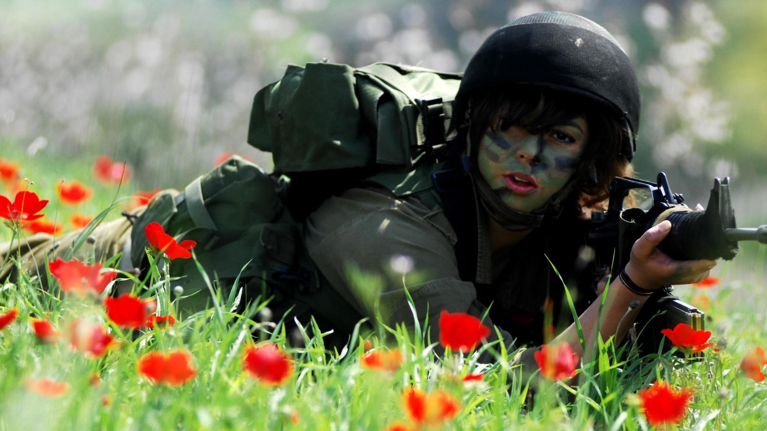 Military M16 Women Poppies AR 15 Women Outdoors Flowers Girls With Guns 2560x1440