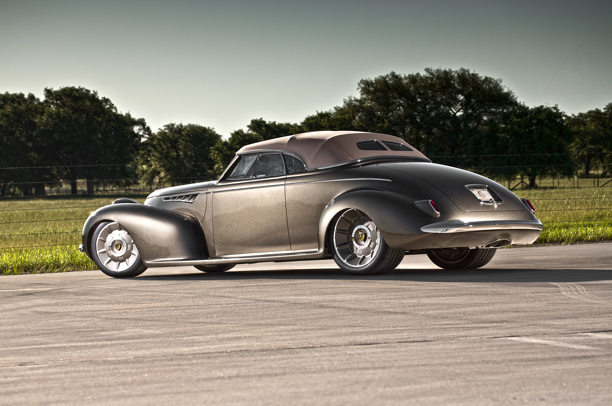 1939 Oldsmobile Hot Rod Vintage Car 2048x1360