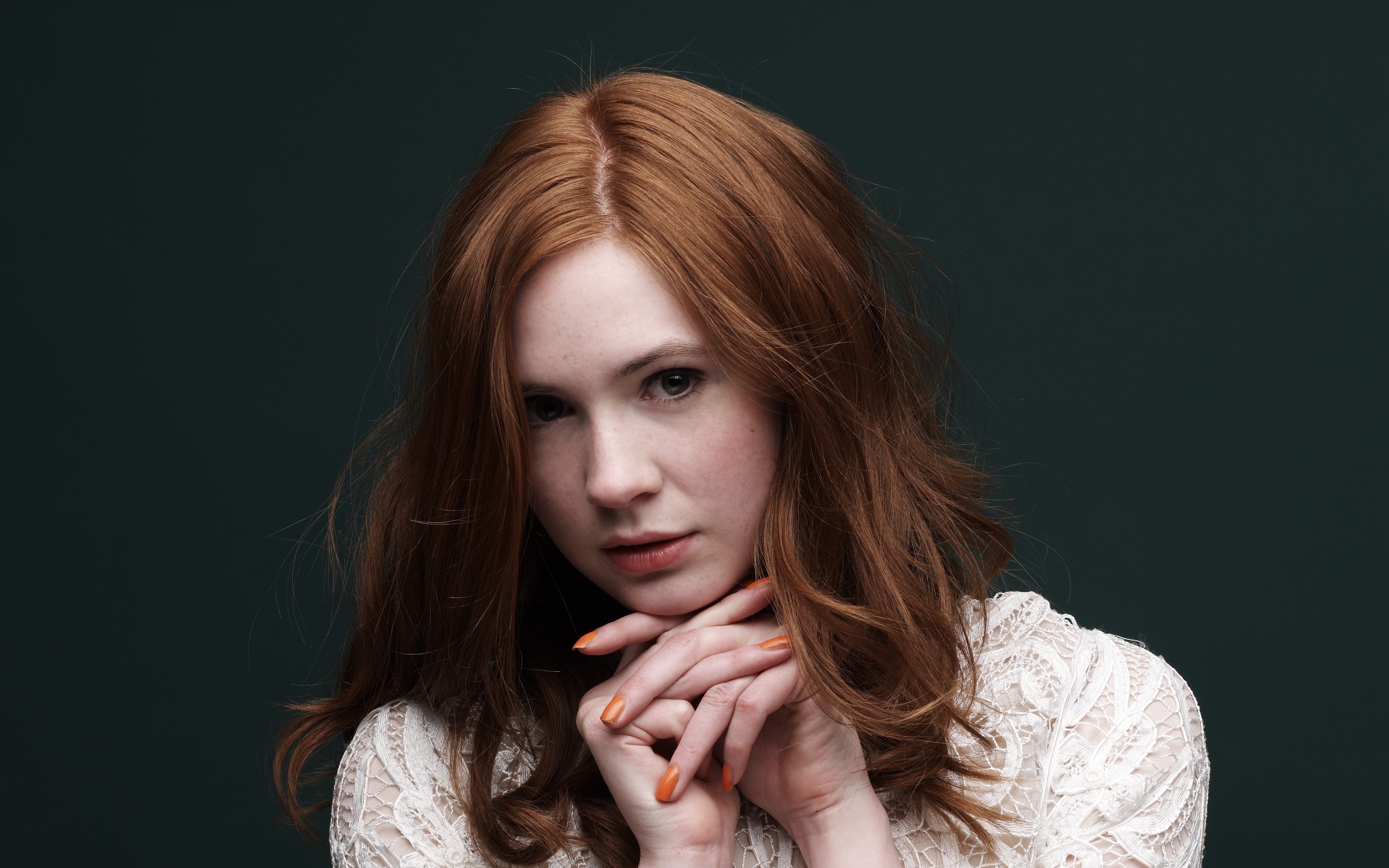 Actress Celebrity Redhead Fingernails Green Background Karen Gillan British Scottish 3682x2301