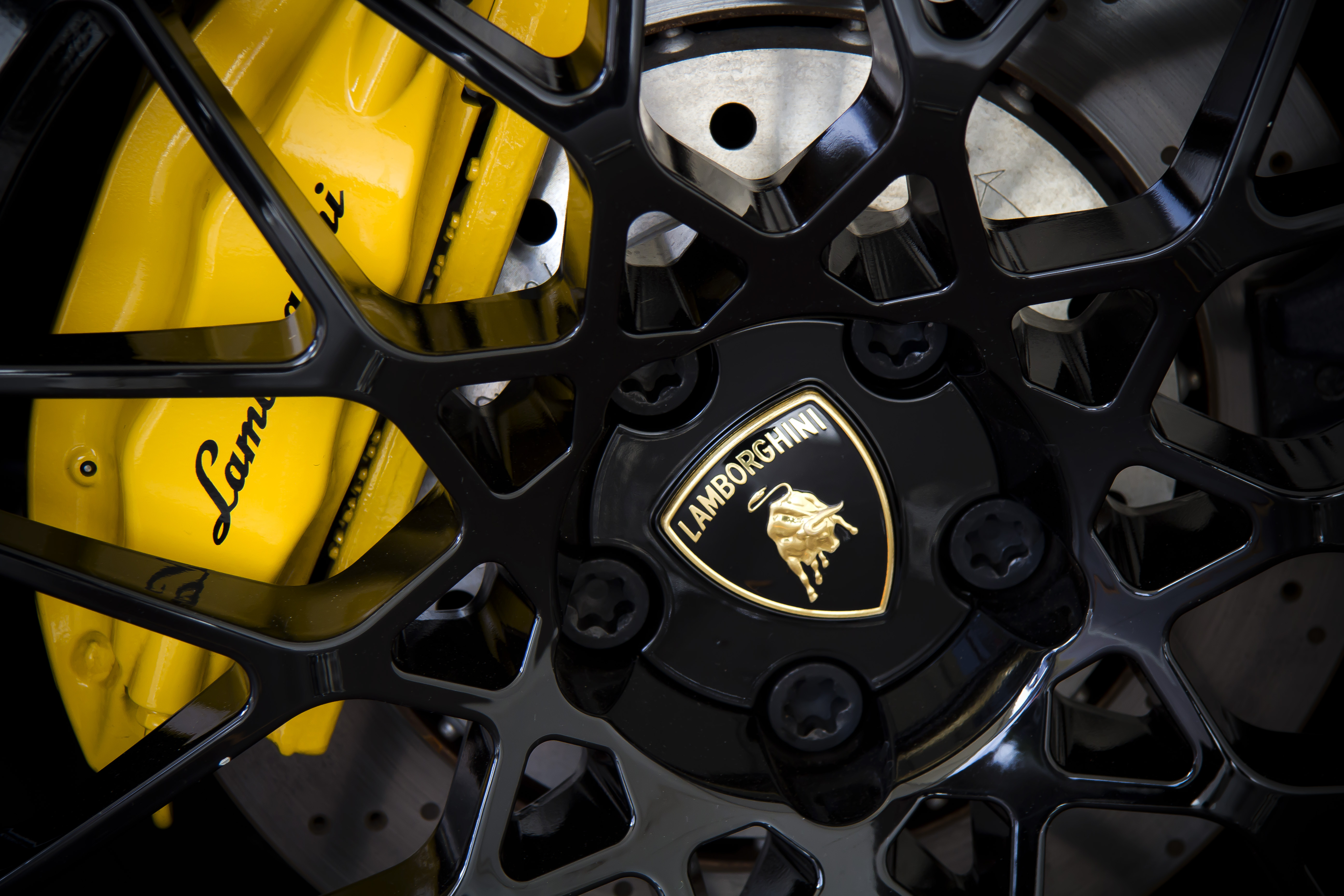 Lamborghini Wheel Close Up 5184x3456