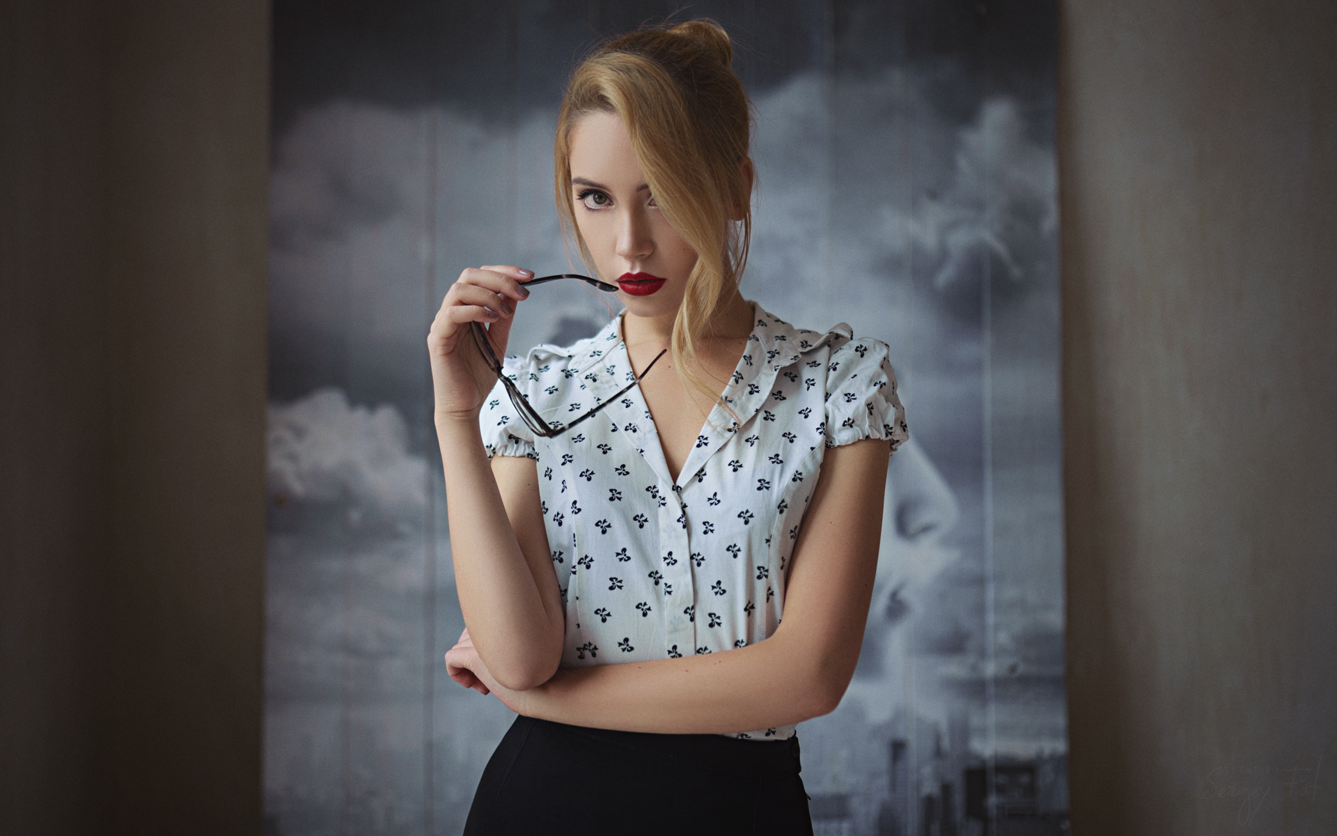Ksenia Kokoreva Women Sergey Fat Blonde Glasses Red Lipstick Portrait Looking At Viewer Glasses In M 1920x1200