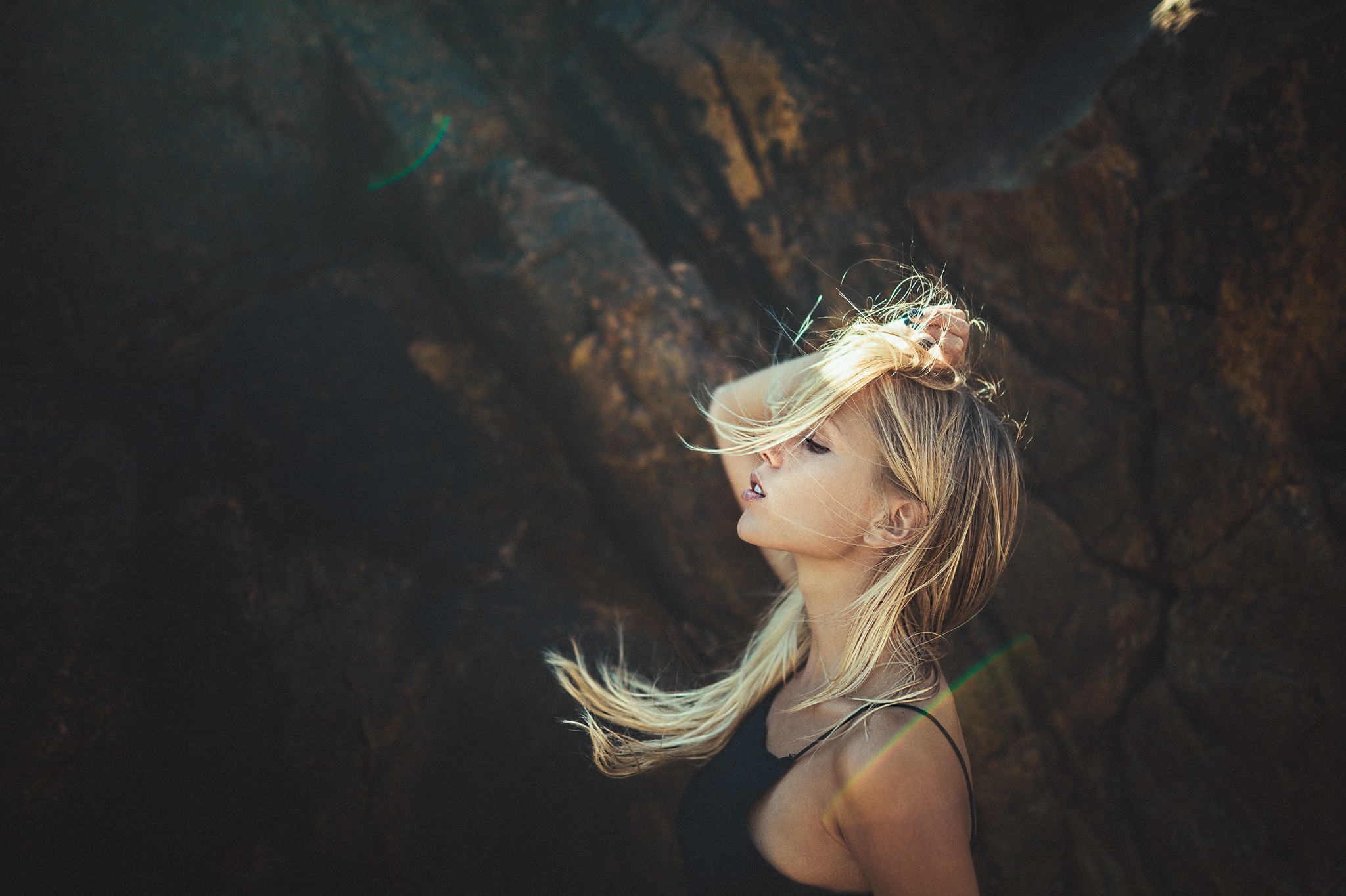 Women Model Blonde Side View Windy Lens Flare Lennart Bader 2048x1365