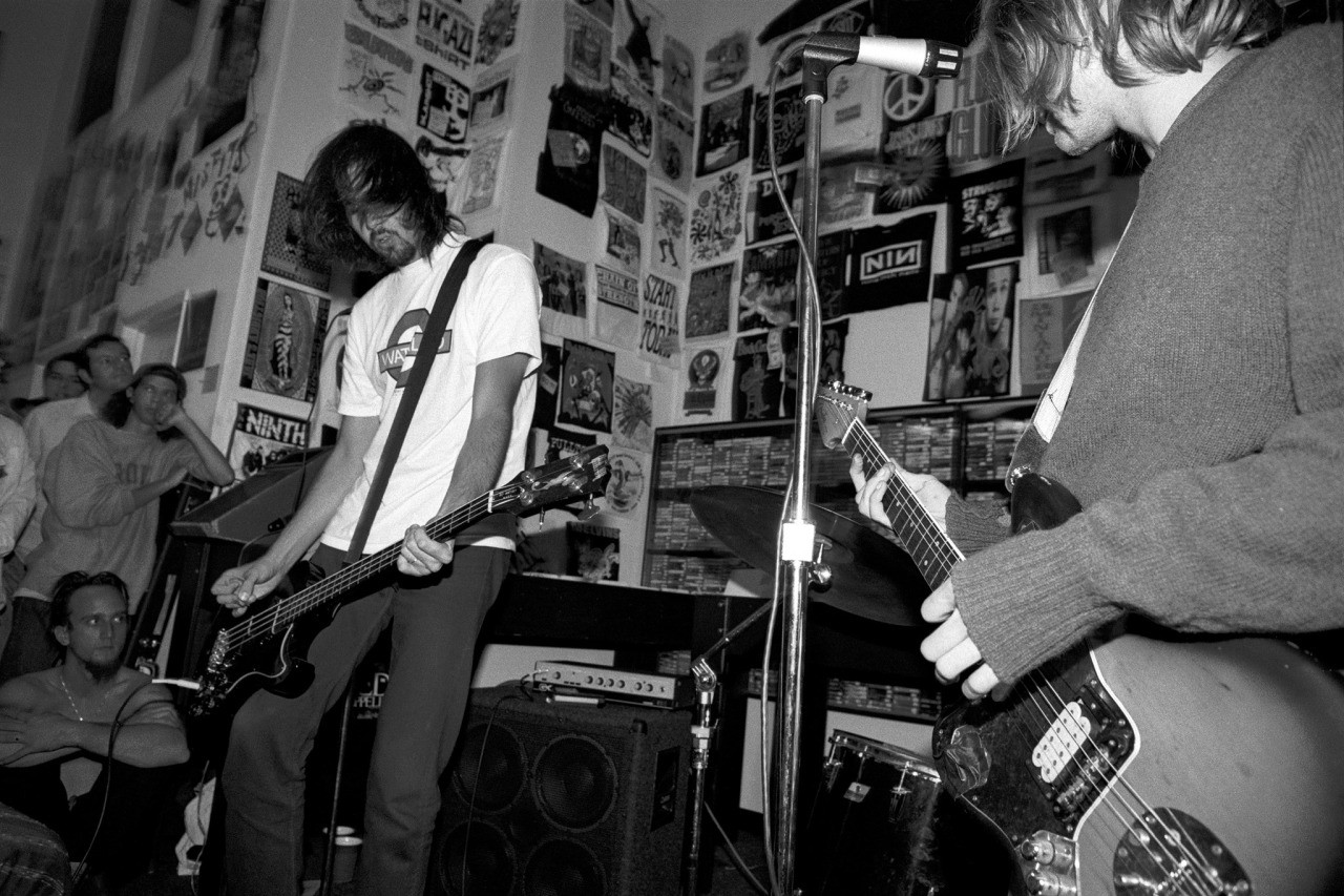 Men Musician Rock Stars Grunge Nirvana Kurt Cobain Krist Novoselic Monochrome Monochrome Legends Gui 1280x853