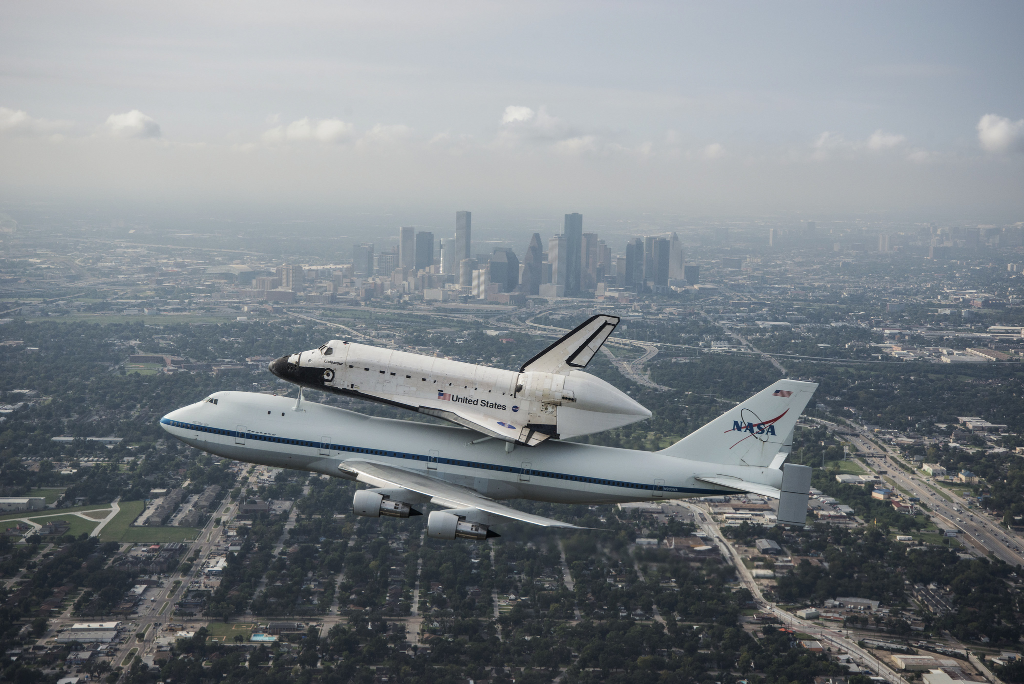 Shuttle Airplane NASA Houston Building Skyscraper City 2048x1367