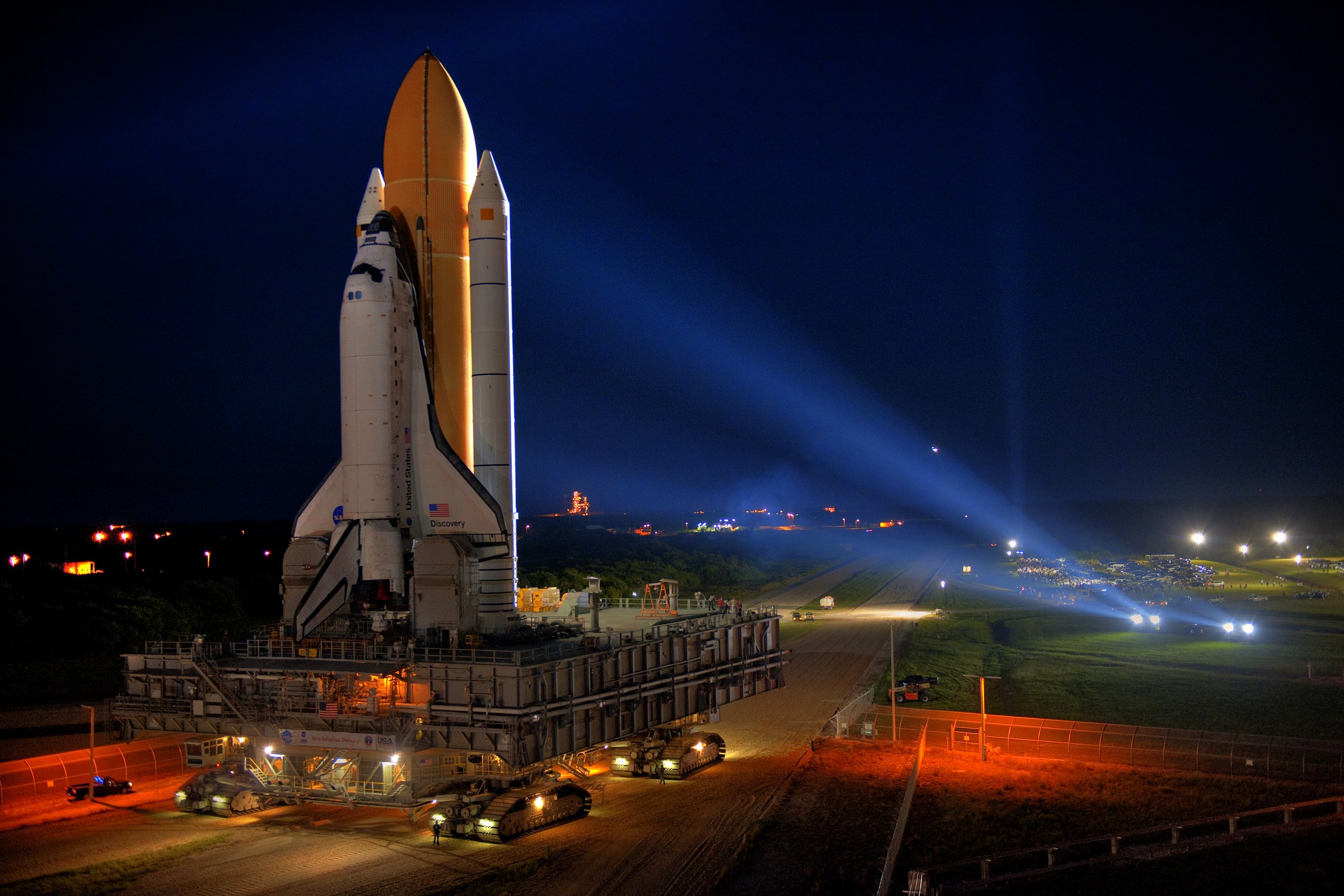 Space Shuttle Discovery NASA Shuttle Space Space Shuttle Launching Pad 2400x1600