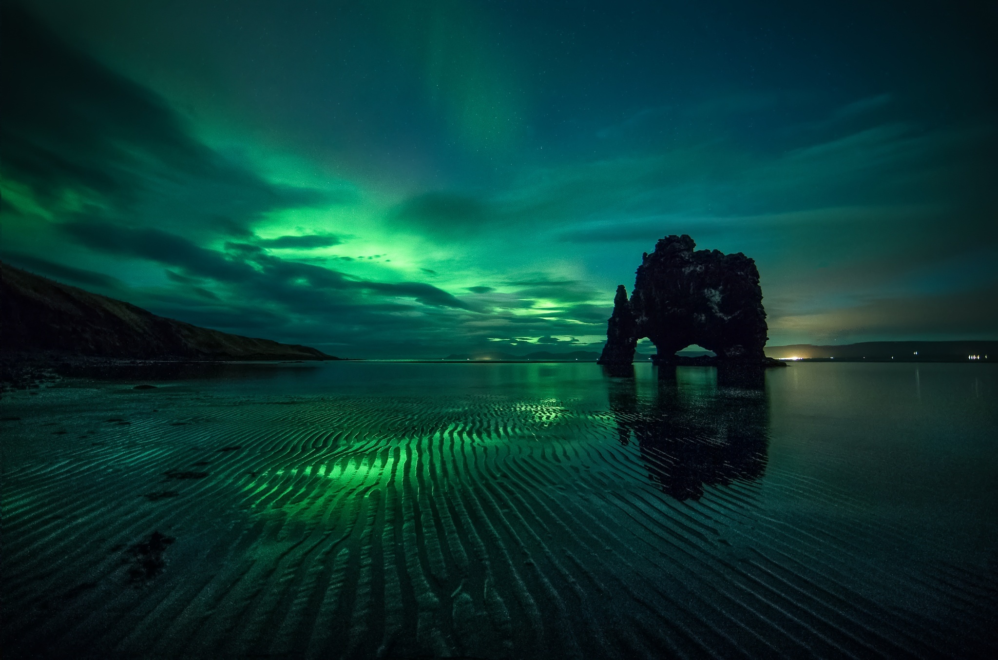 Aurora Borealis Green Reflection Sky Hvitserkur Turquoise Night 2048x1354
