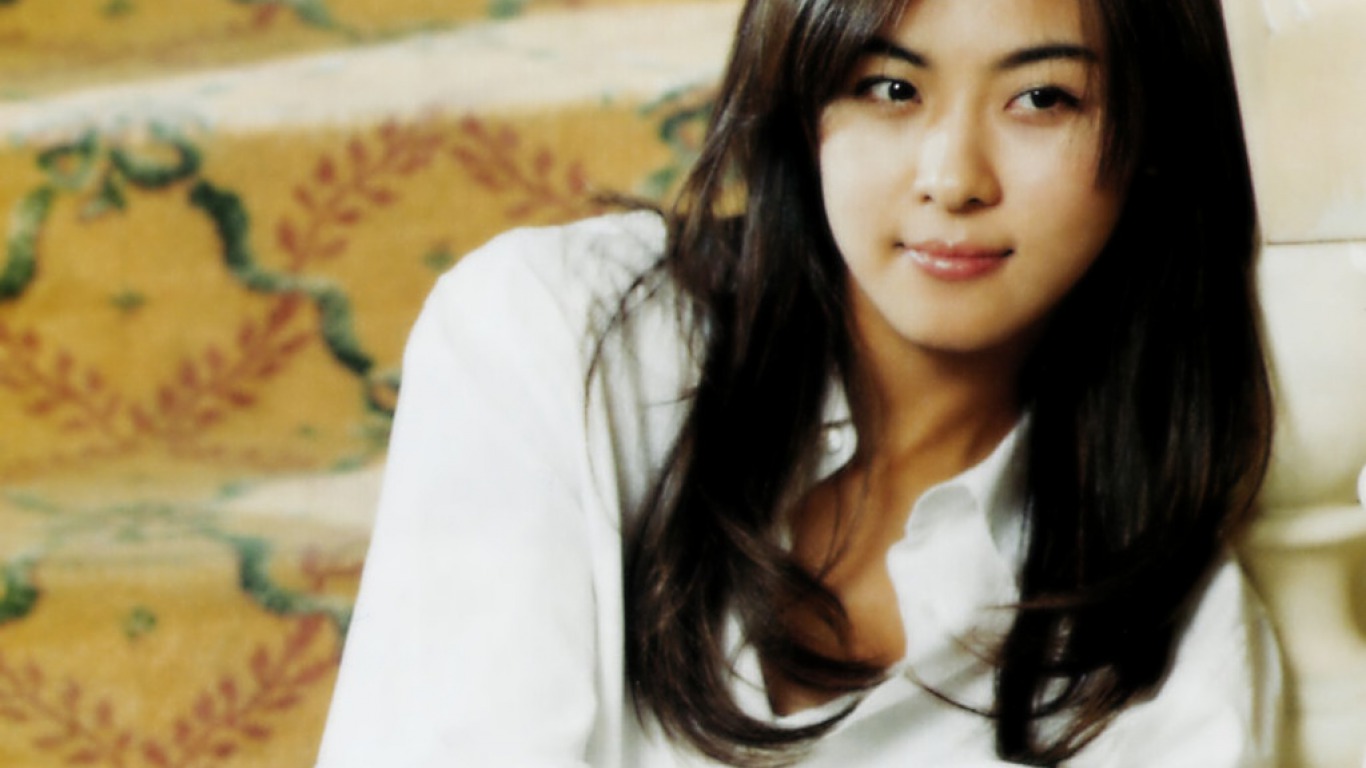 Korean Ha Ji Won South Korean Actress 1366x768