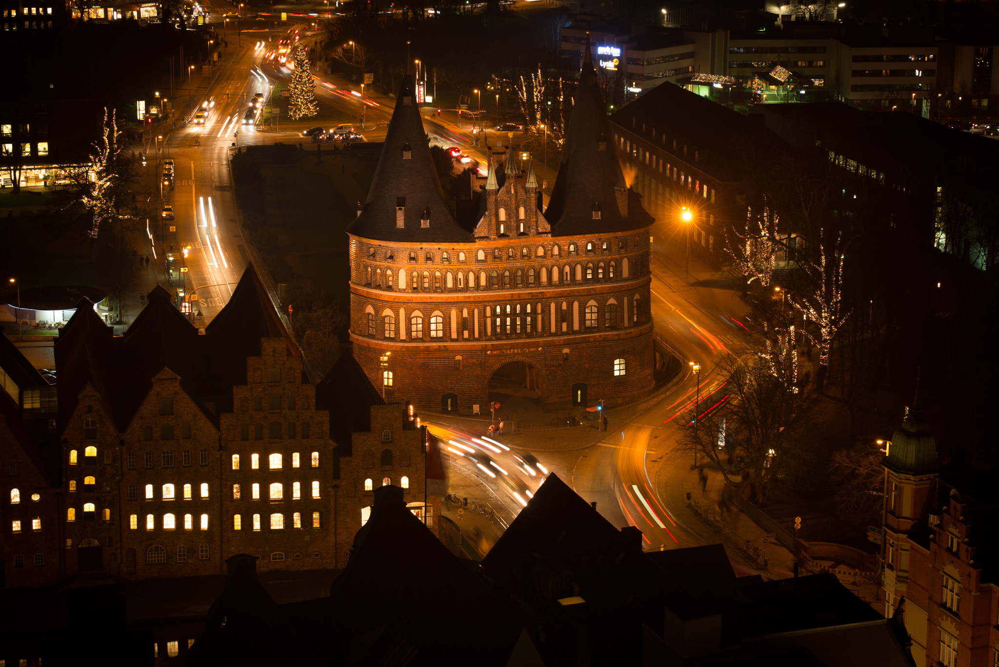Lubeck Germany Night Light Time Lapse Town 2048x1368