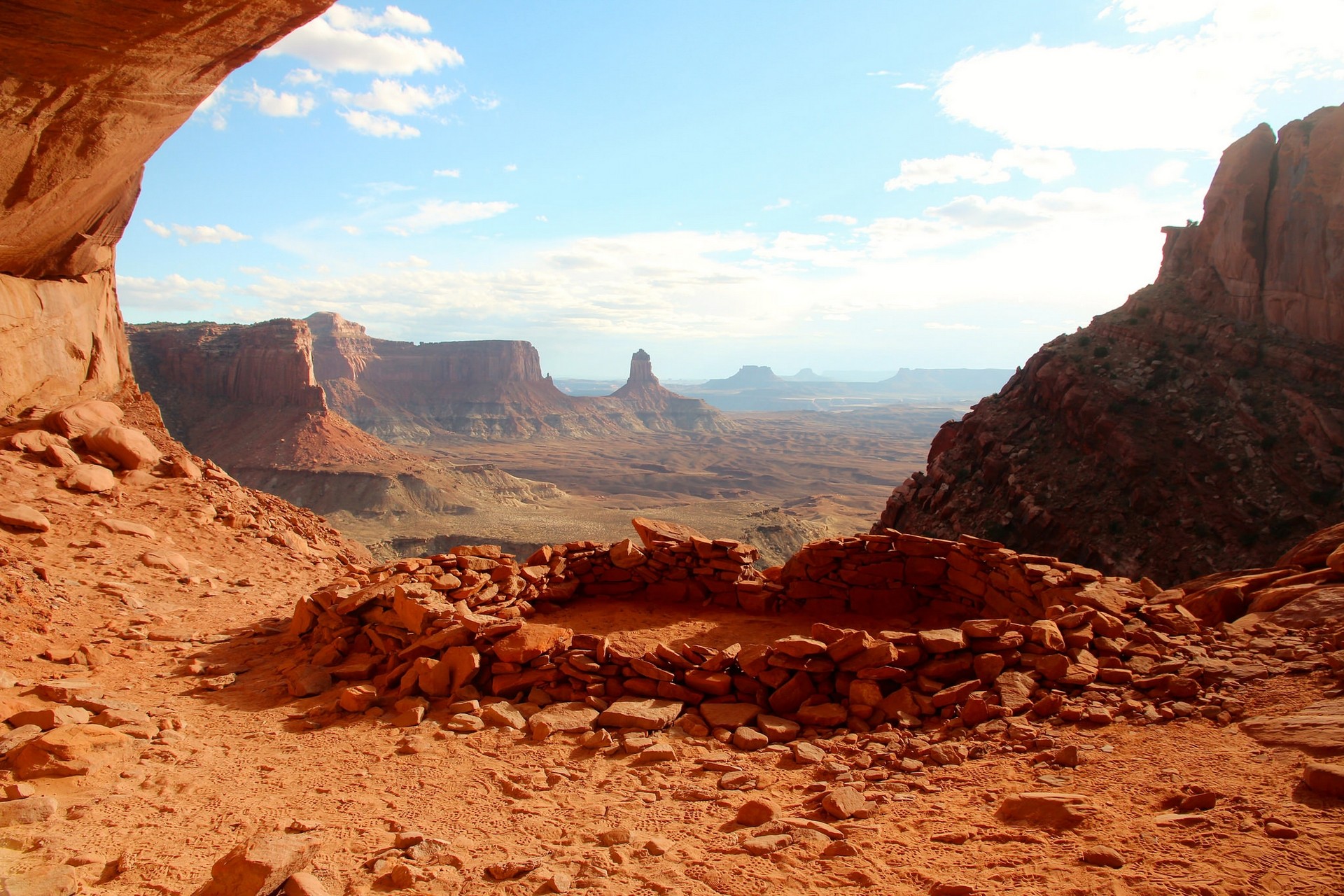 Landscape Canyonlands National Park Utah Stone Circle Mountains 1920x1280