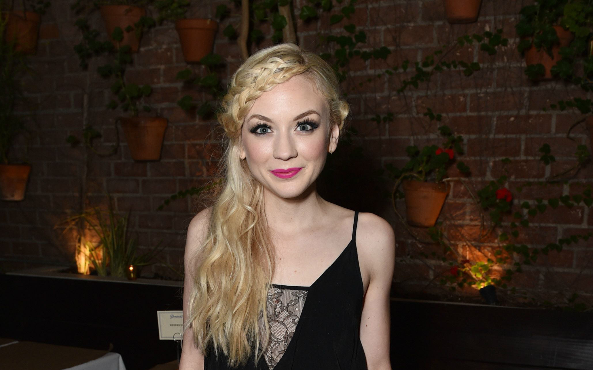 Emily Kinney Actress Singer American 2059x1287