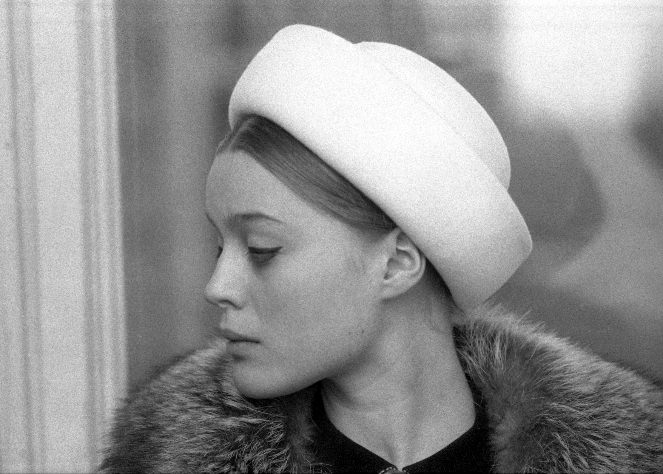 Women Actress Face Portrait Monochrome Vintage Hat Profile Eyeliner Looking Away Slovakian Film Grai 2222x1590
