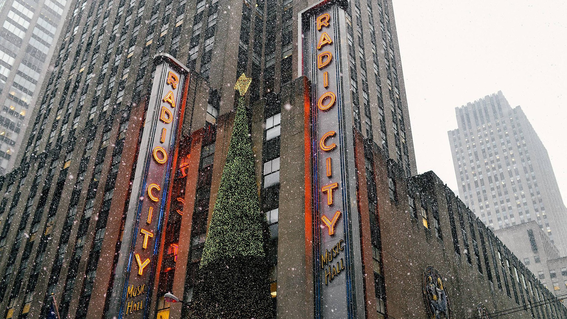 Building Snow 30 Rockefeller Plaza New York City Christmas 1920x1080